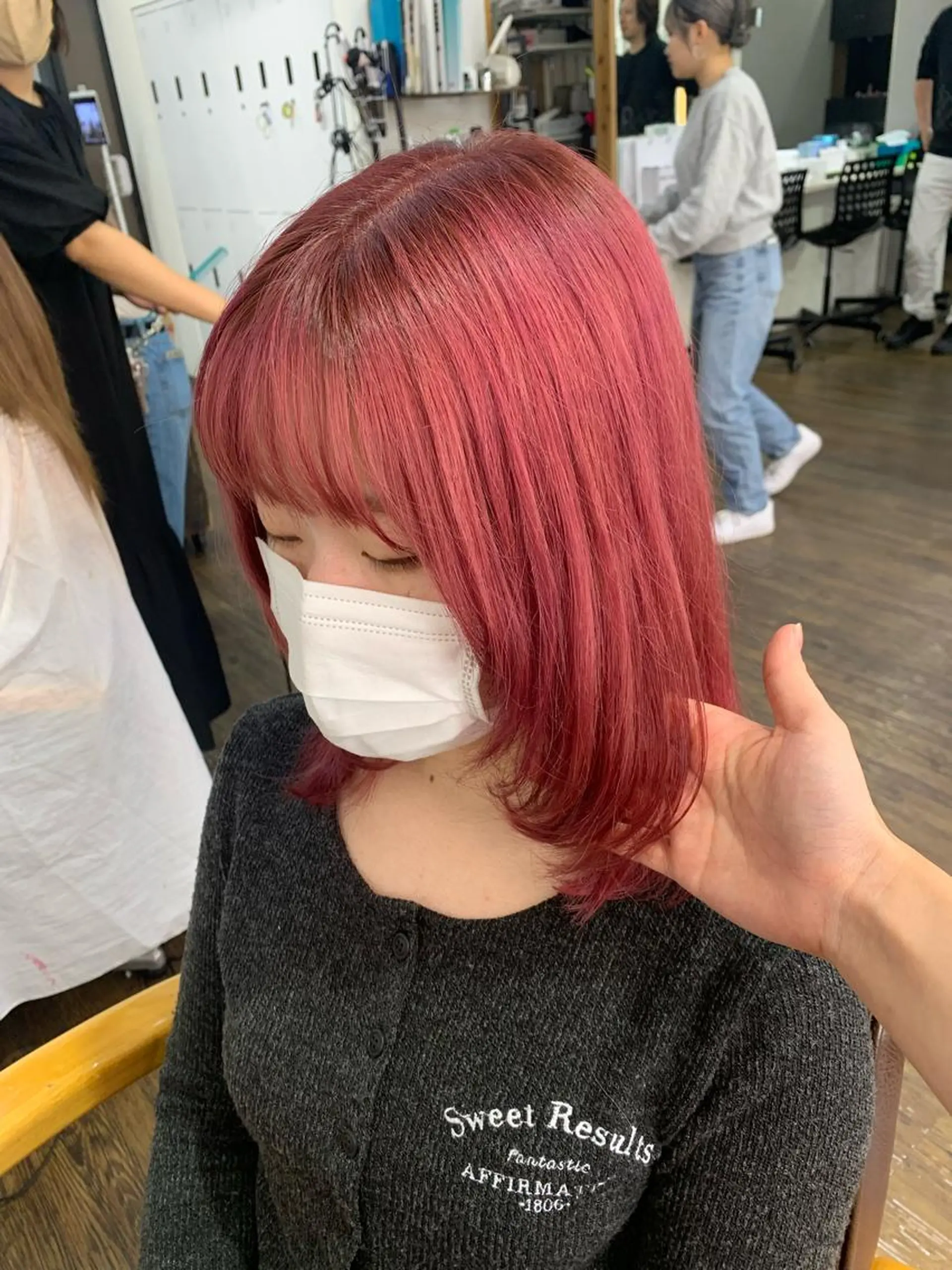 セミロング カラー レッドカラー レイヤーカット 🌸U-topia 🌸伊藤穂乃花🌸のヘアスタイル