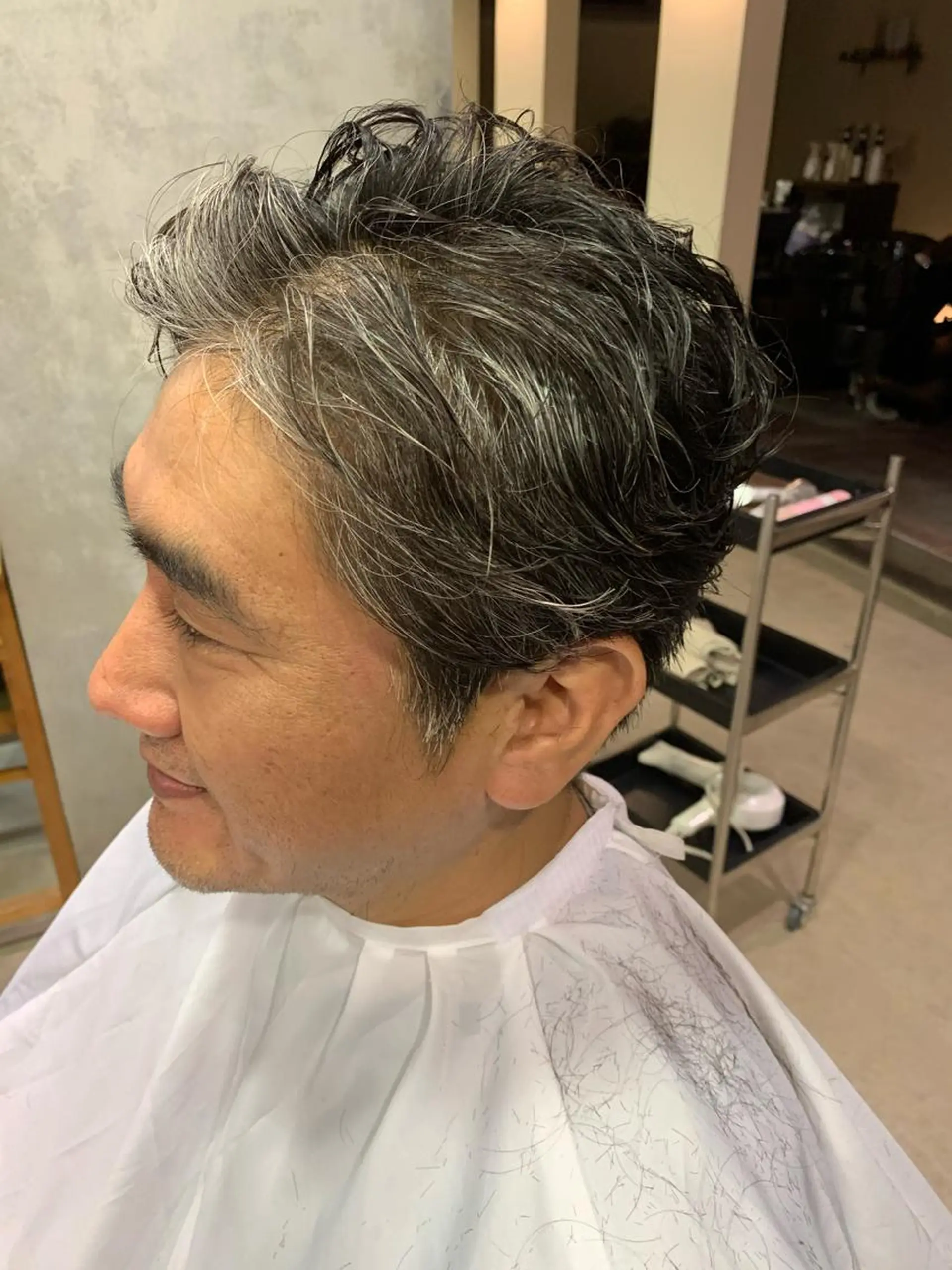 ショート パーマ メンズ メンズパーマ かきあげバング 岸本 桂輝のヘアスタイル