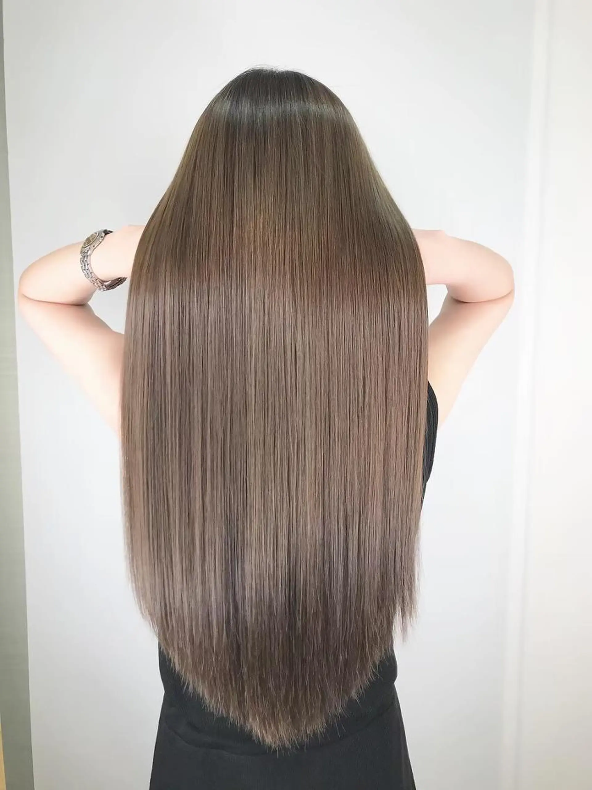 ロング ボブ 斜めバング 外国人風カラー 伸ばしかけ ハイライト トリートメント ＿WHITE鳳店 アンダーバーホワイトのヘアスタイル