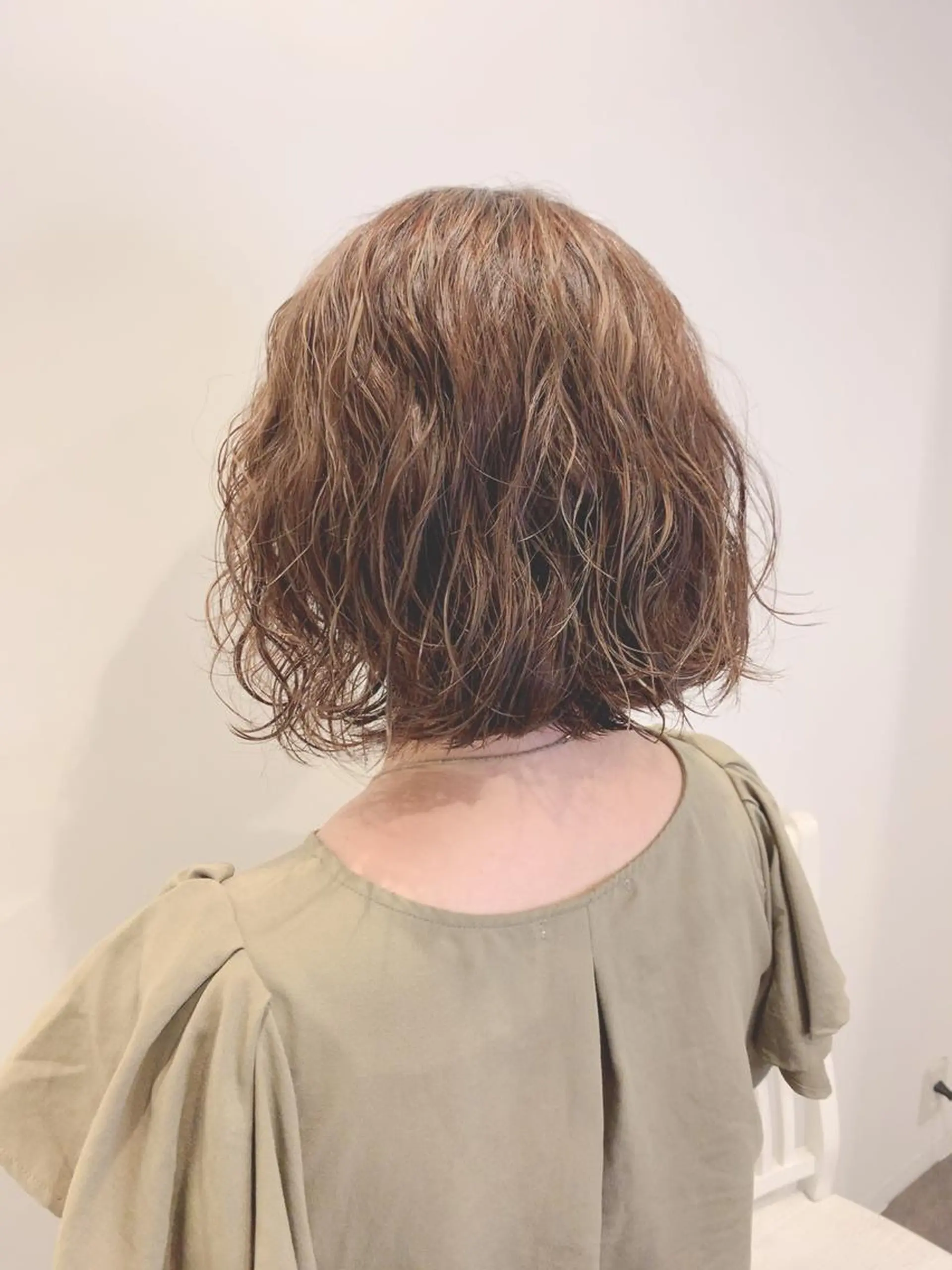 ショート カラー パーマ ベージュカラー ハイライトカラー ボブ 外国人風カラー ハイライト ⭐️スタイリスト⭐️ 章人のヘアスタイル