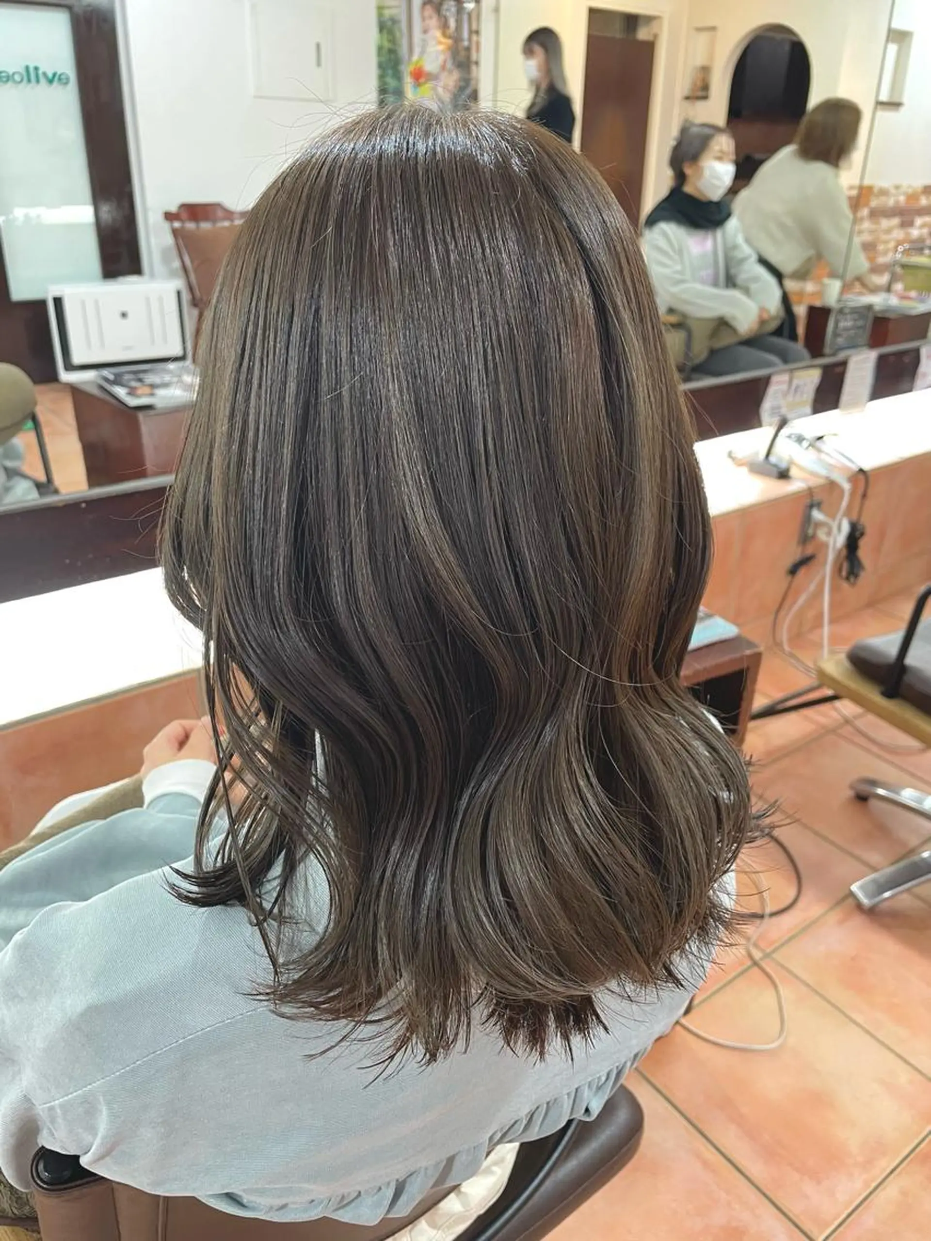 ミディアム カラー アッシュ 🦋透明感 艶カラー Rie🦋のヘアスタイル