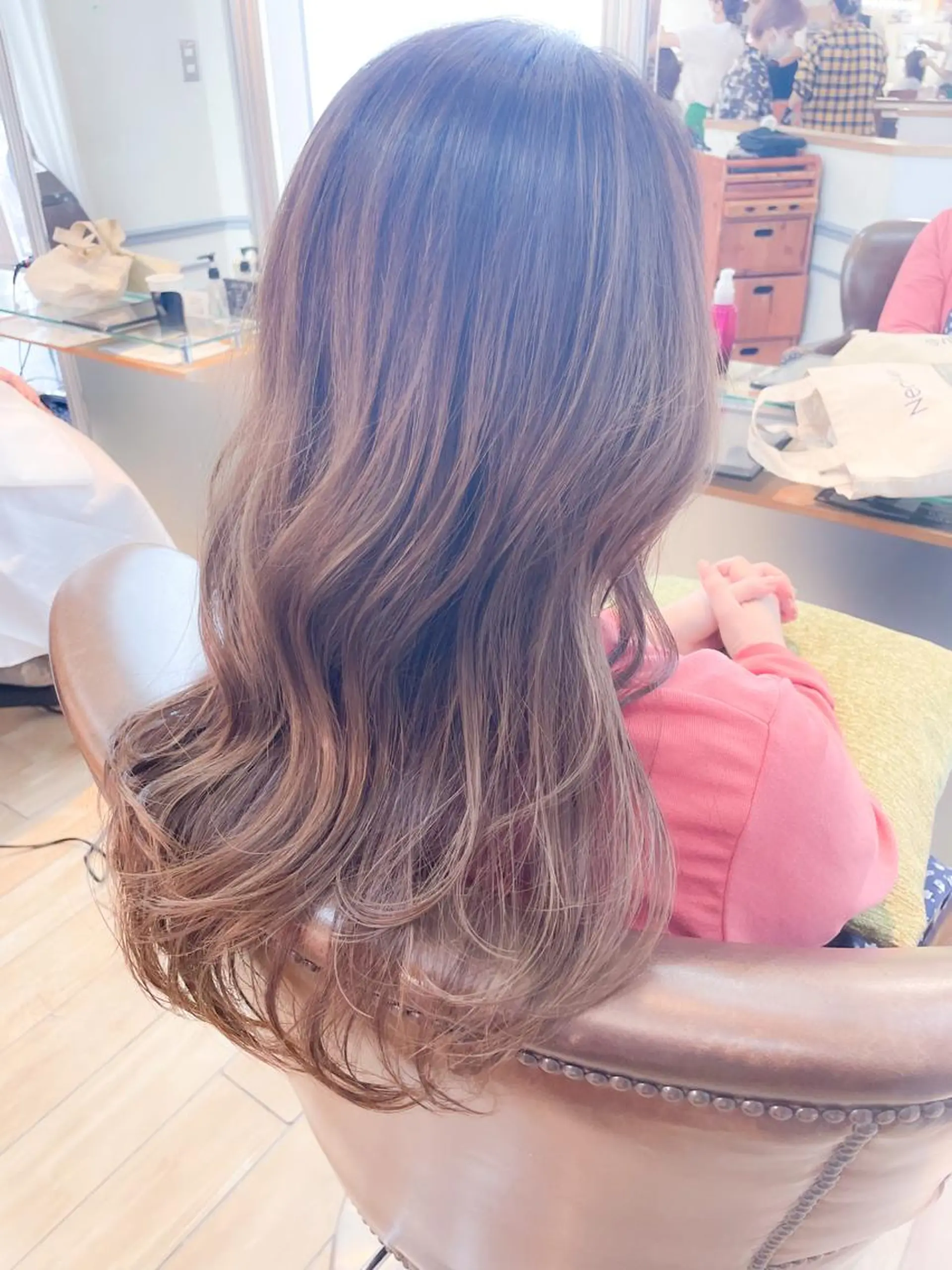 ロング カラー ベージュカラー フォギーベージュ グラデーションカラー ハイライトカラー ハイライト ヘアカラー トリートメント ヘッドスパ ✨カラー支持No.1 🧸ワキ カナコ🧸のヘアスタイル