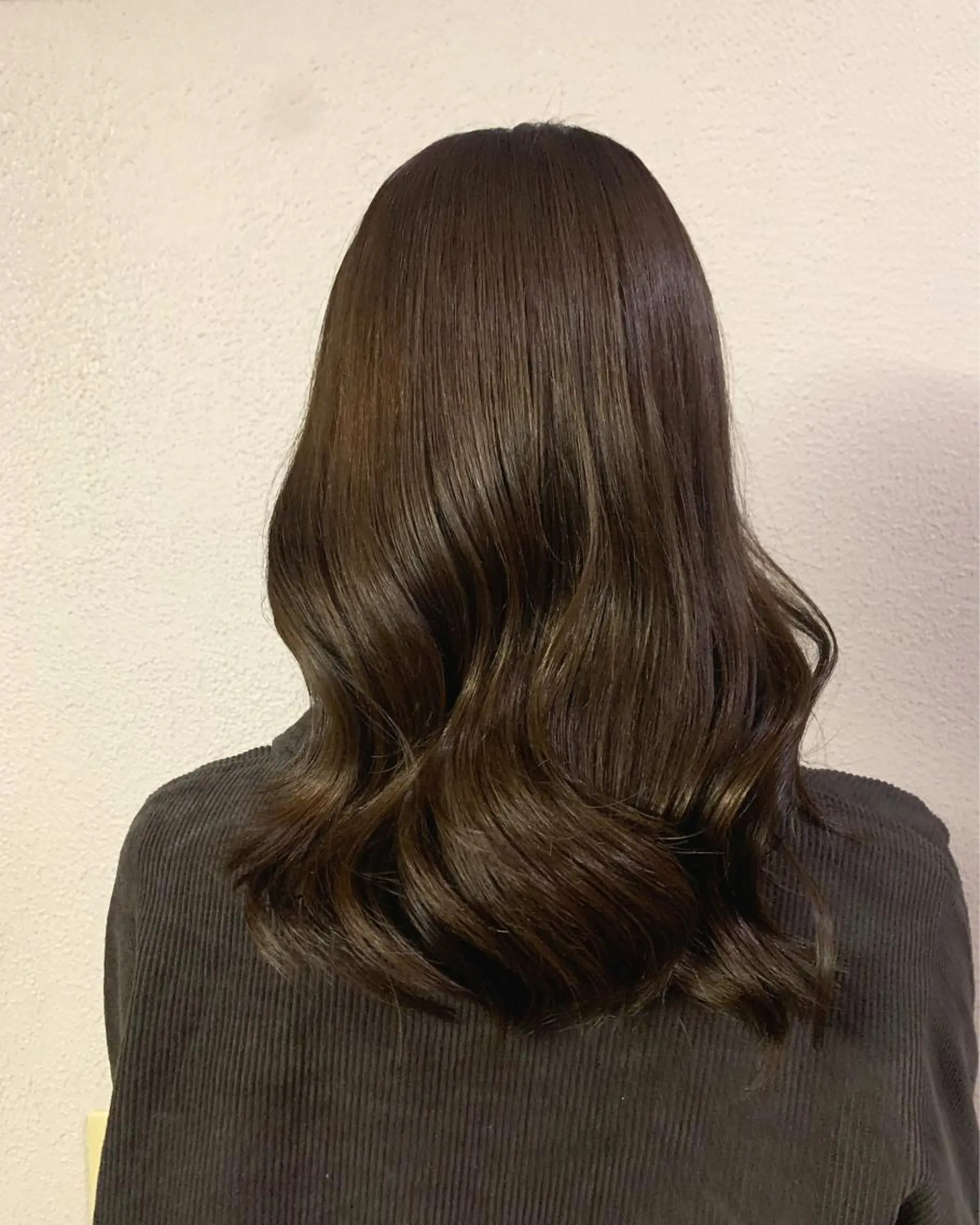 ミディアム カラー ヤマグチ リョウのヘアスタイル