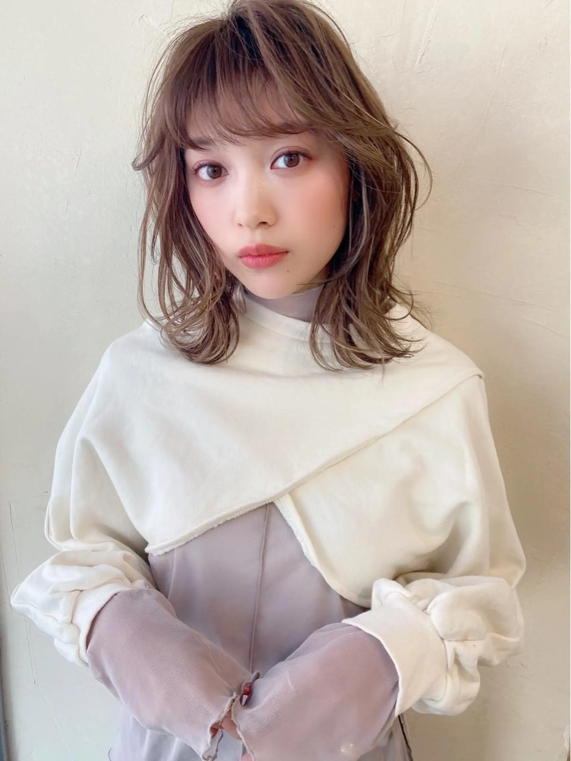 ミディアム くびれヘア くびれレイヤー レイヤーカット 鎌倉 彩のヘアスタイル