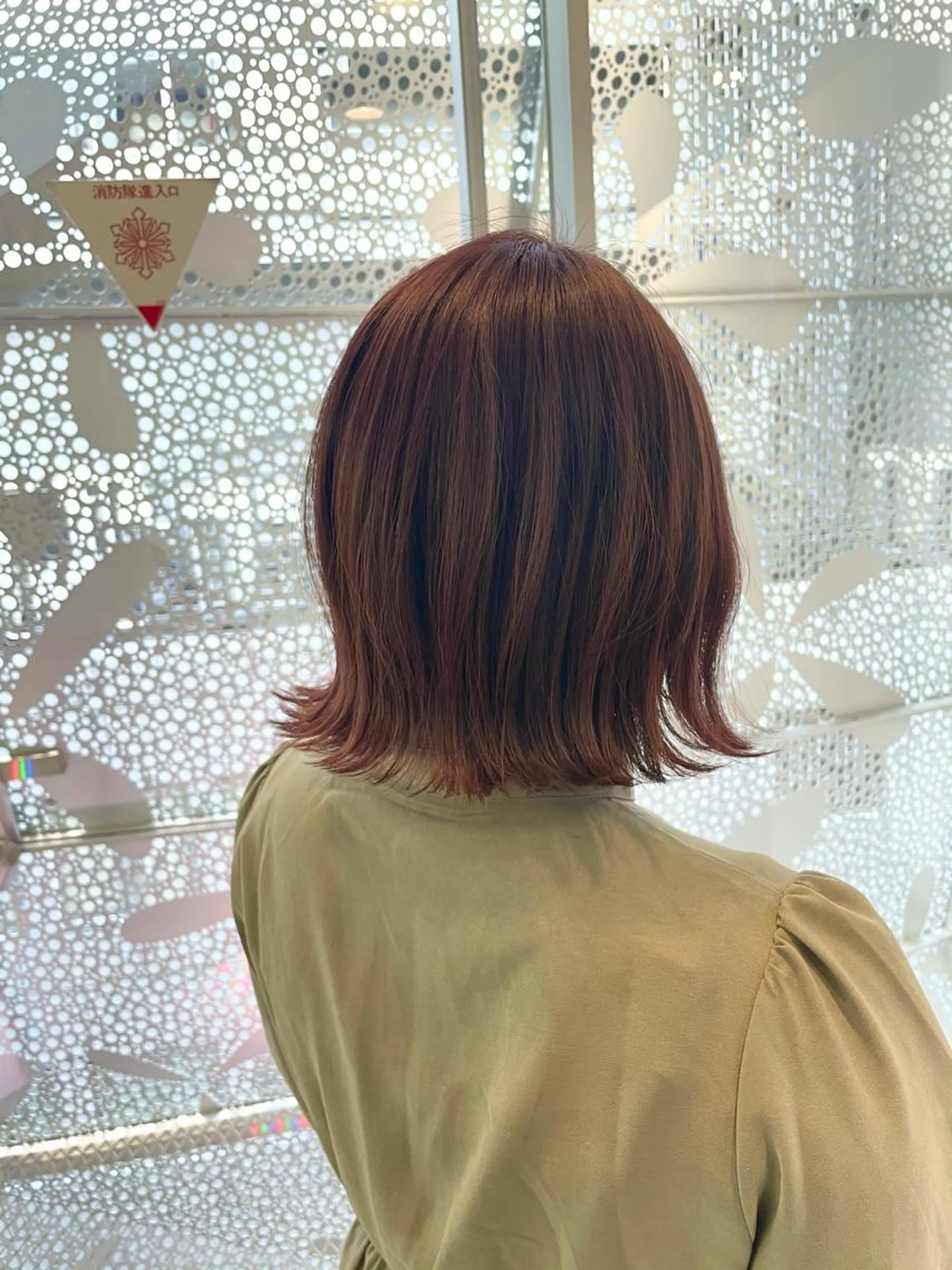 ミディアム ボブ 外ハネヘア カット ヘアカラー トリートメント 🏅髪質改善🏅店長 鈴木淳平のヘアスタイル