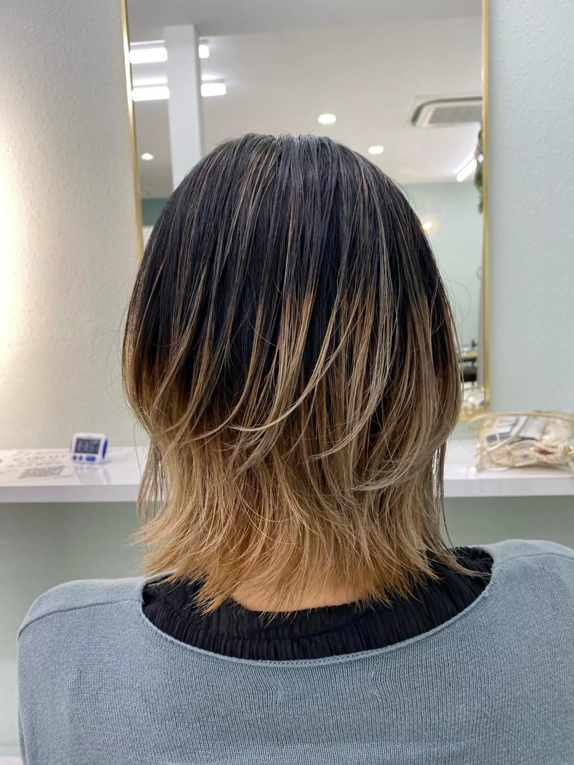 ミディアム カラー 中川 茜里のヘアスタイル