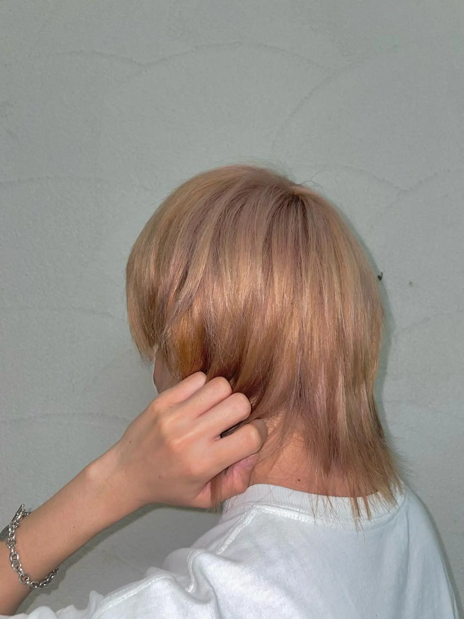 ショート カラー メンズ ベージュカラー ミルクティーベージュ ピンクカラー ash  takasaki所属・大塚 友茉のヘアスタイル