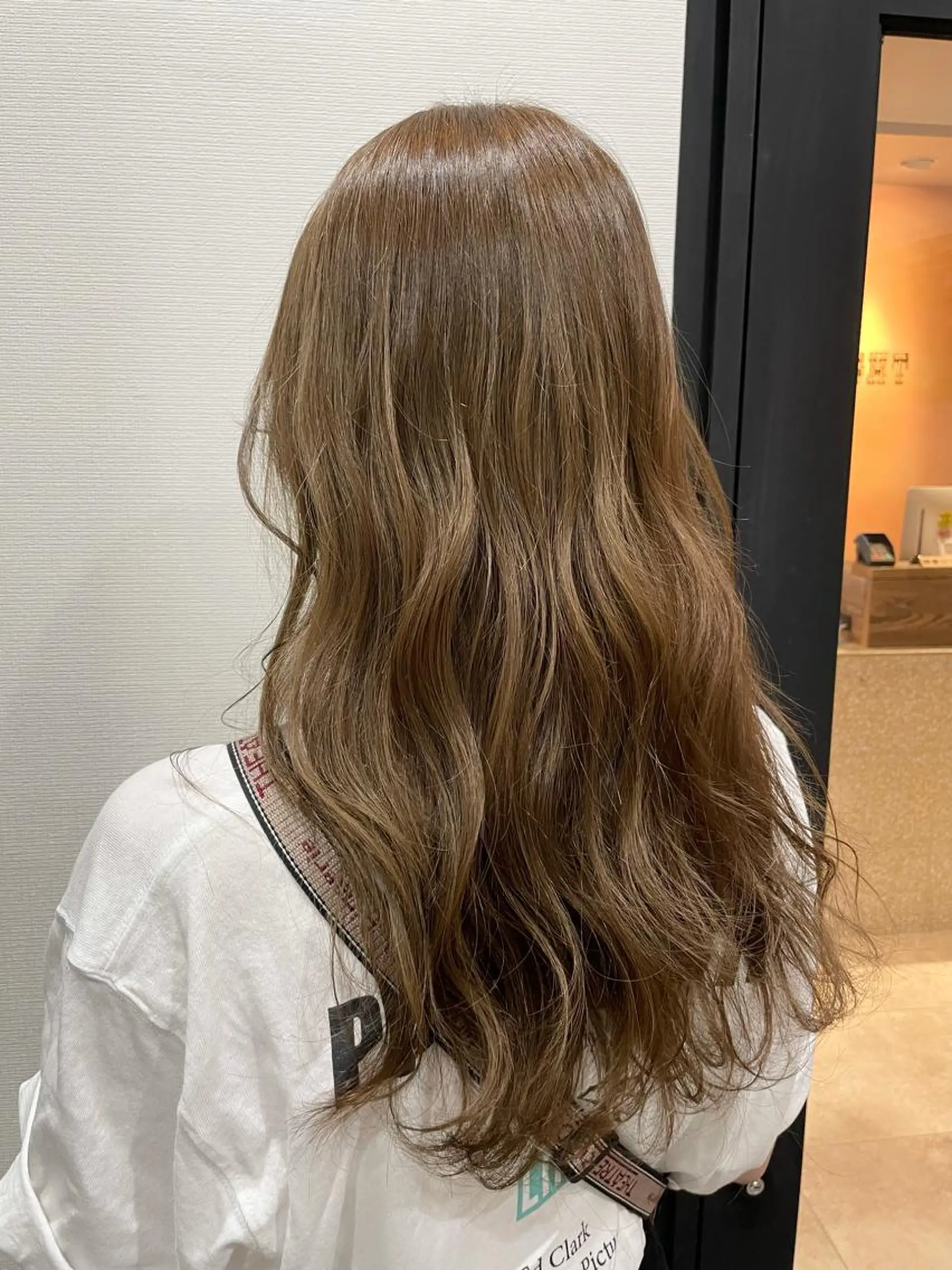 ロング カラー ベージュカラー ブリーチ ラテベージュ 💐パーソナルカラー /市橋加菜💐のヘアスタイル