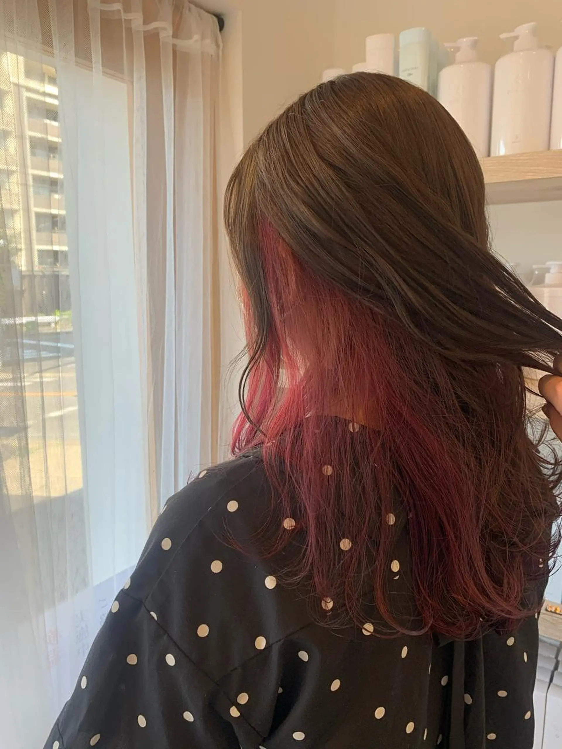 ロング カラー ブリーチ インナーカラー ブリーチなしカラー カット ヘアカラー トリートメント cher. 新井瑞希のヘアスタイル