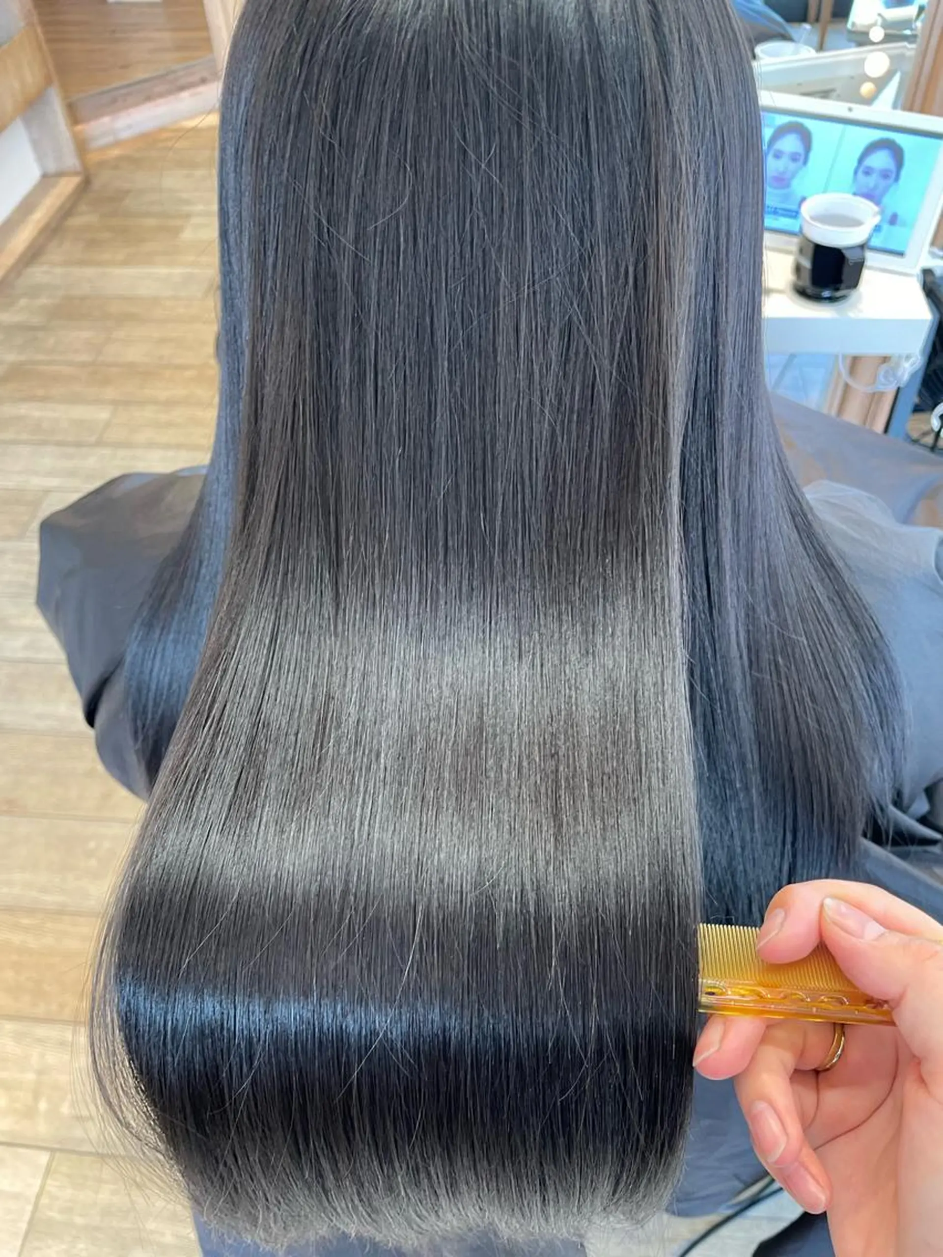 ロング カラー ブルーカラー ブルージュ 透明感カラー LOG/所属・✨縮毛/ブリーチ✨ 出口 紗依のヘアスタイル