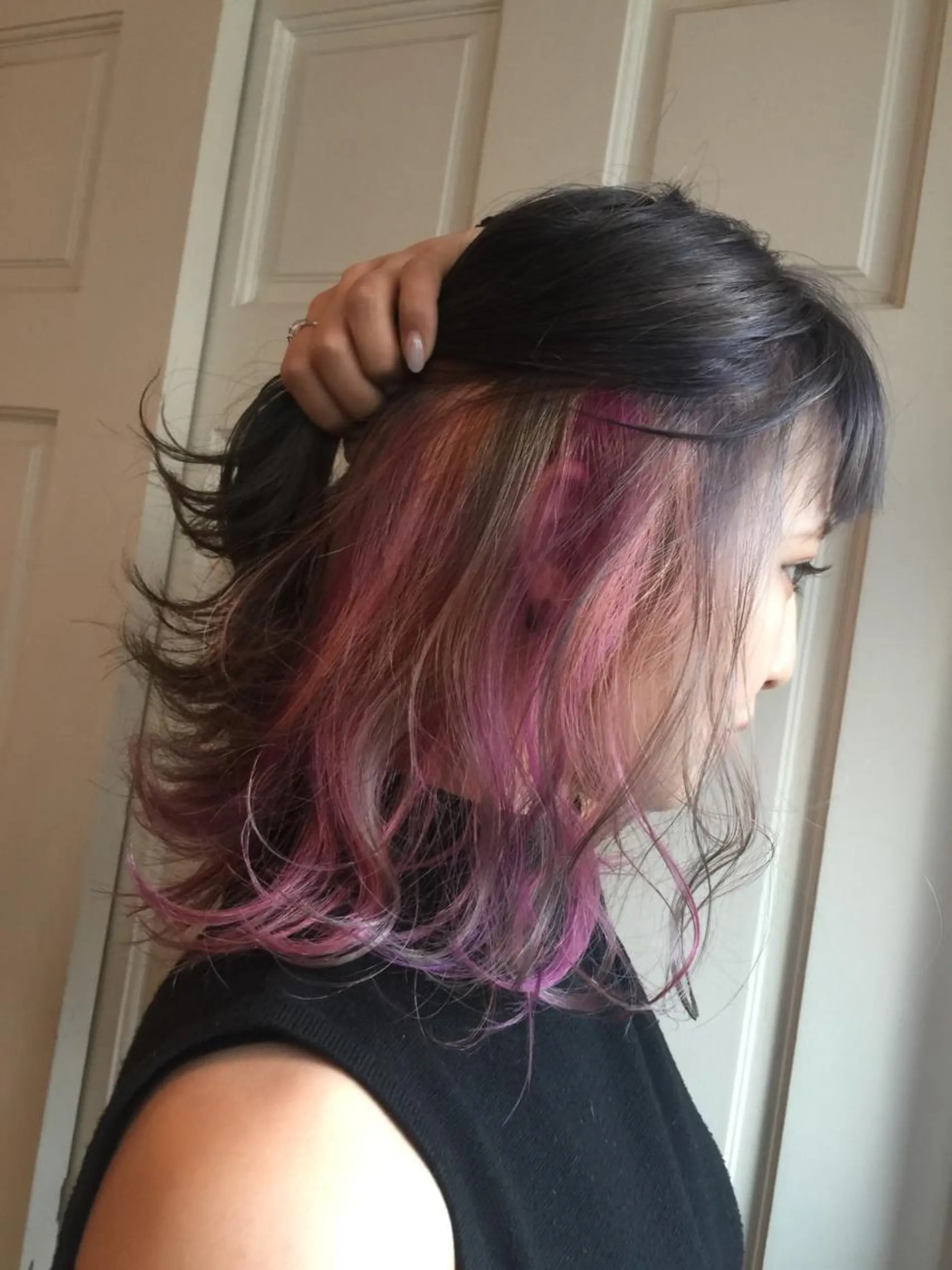ミディアム カラー アッシュ グレージュ ピンクカラー パープルカラー ユニコーンカラー ヘアカラー ホワイト&レイヤーカ ットエクステ長畠俊輔のヘアスタイル