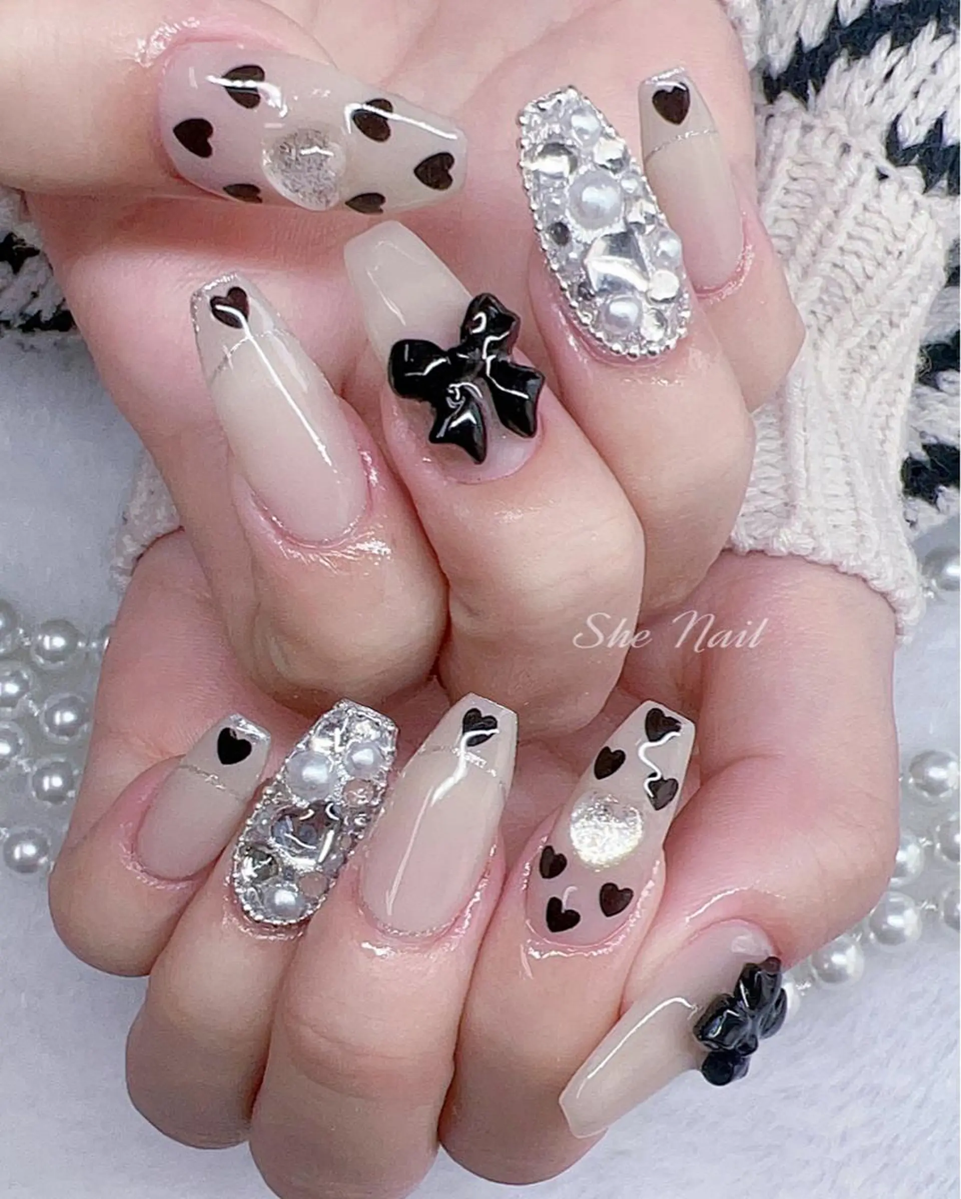 ネイル チークネイル フレンチネイル マグネットネイル 持ち込み ワンカラーネイル ハンドネイル She   Nail所属・ISA_ BELLAのネイルデザイン