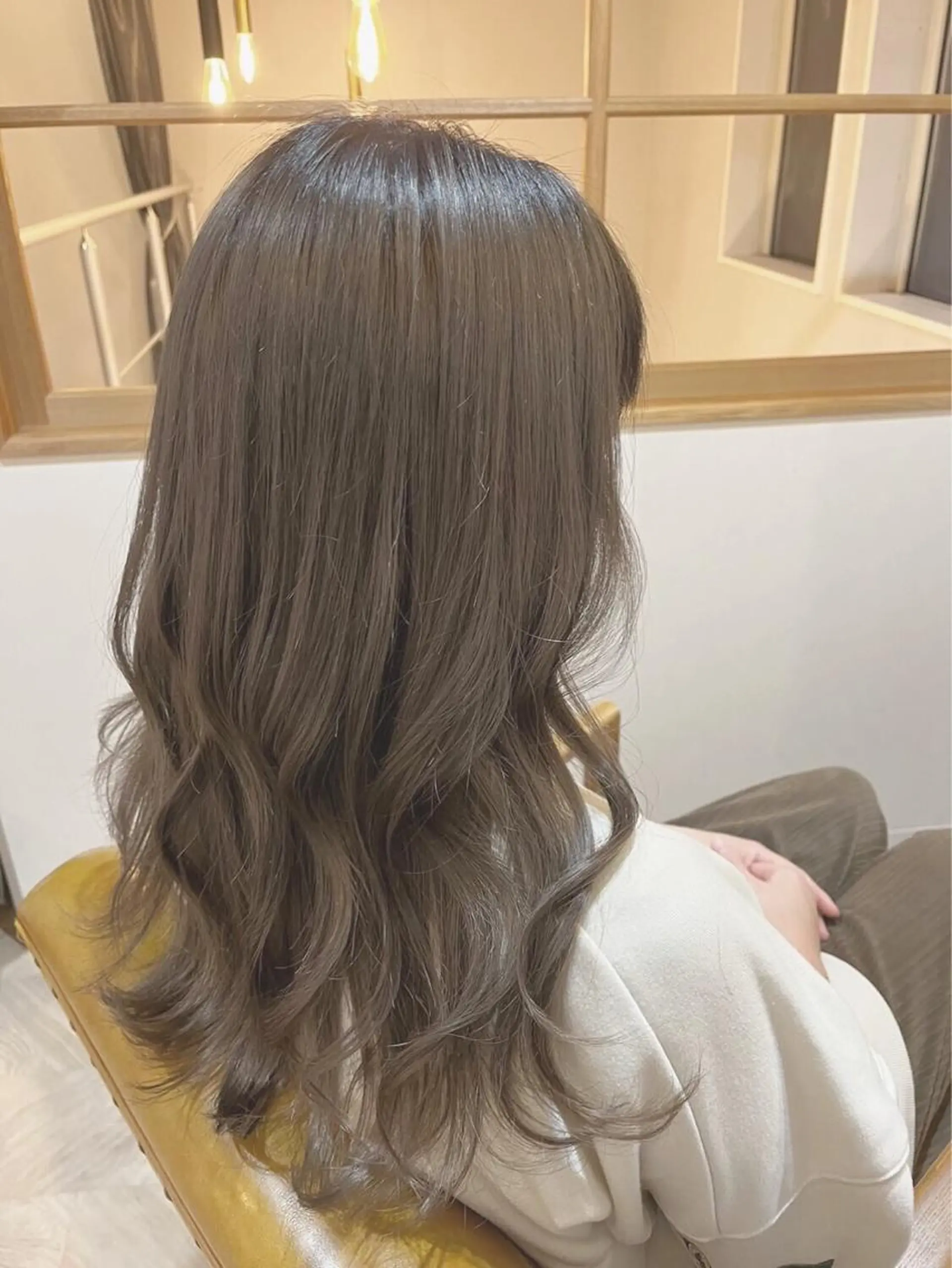 セミロング PACE所属・ayumi ／透明感カラーのヘアスタイル