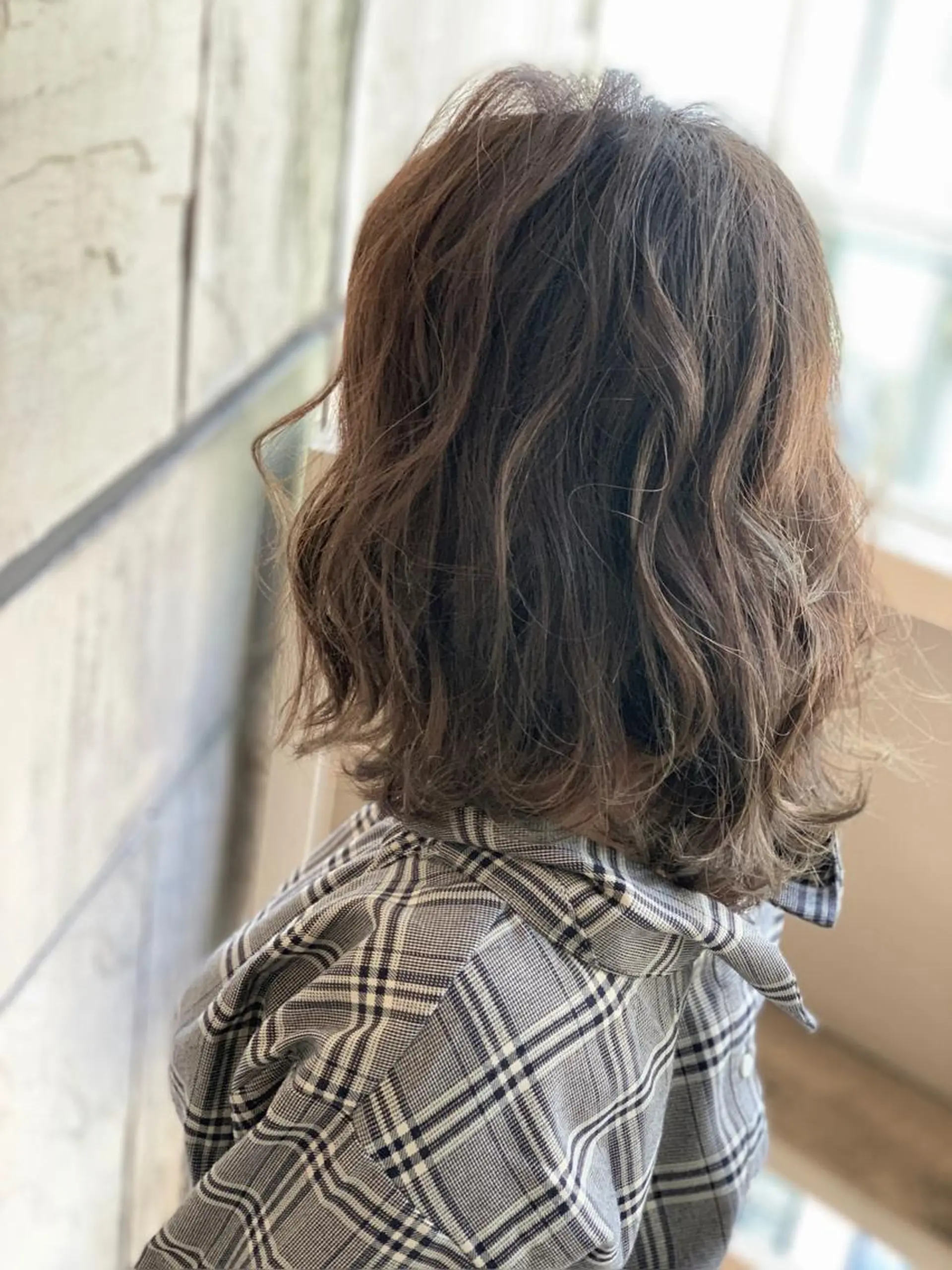 ミディアム カラー ブリーチ 透明感カラー グレージュ エフェクトブリーチ エクステhiroのヘアスタイル