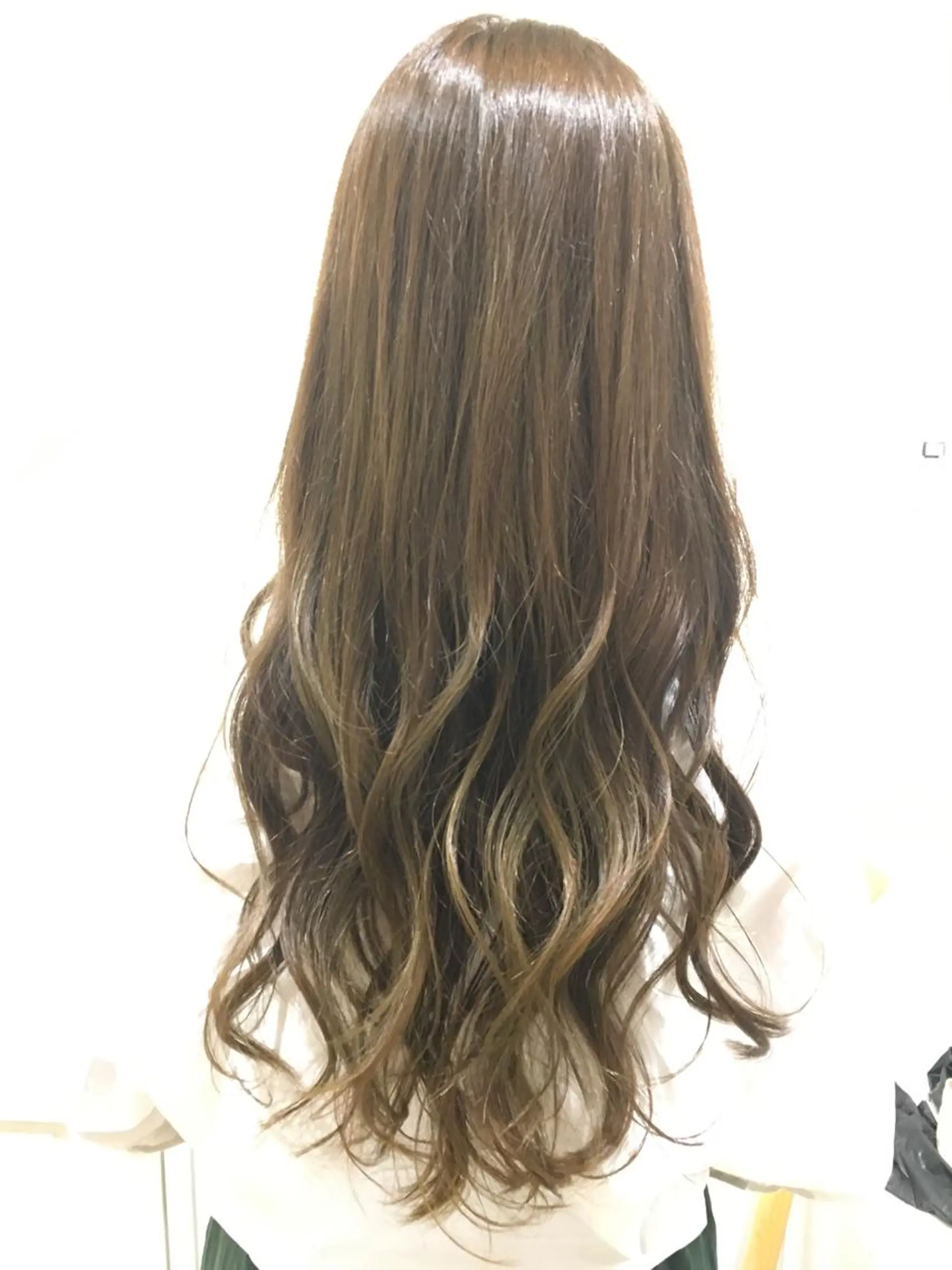 ロング ヘアカラー 小夏の⭐️ パパです⭐️のヘアスタイル