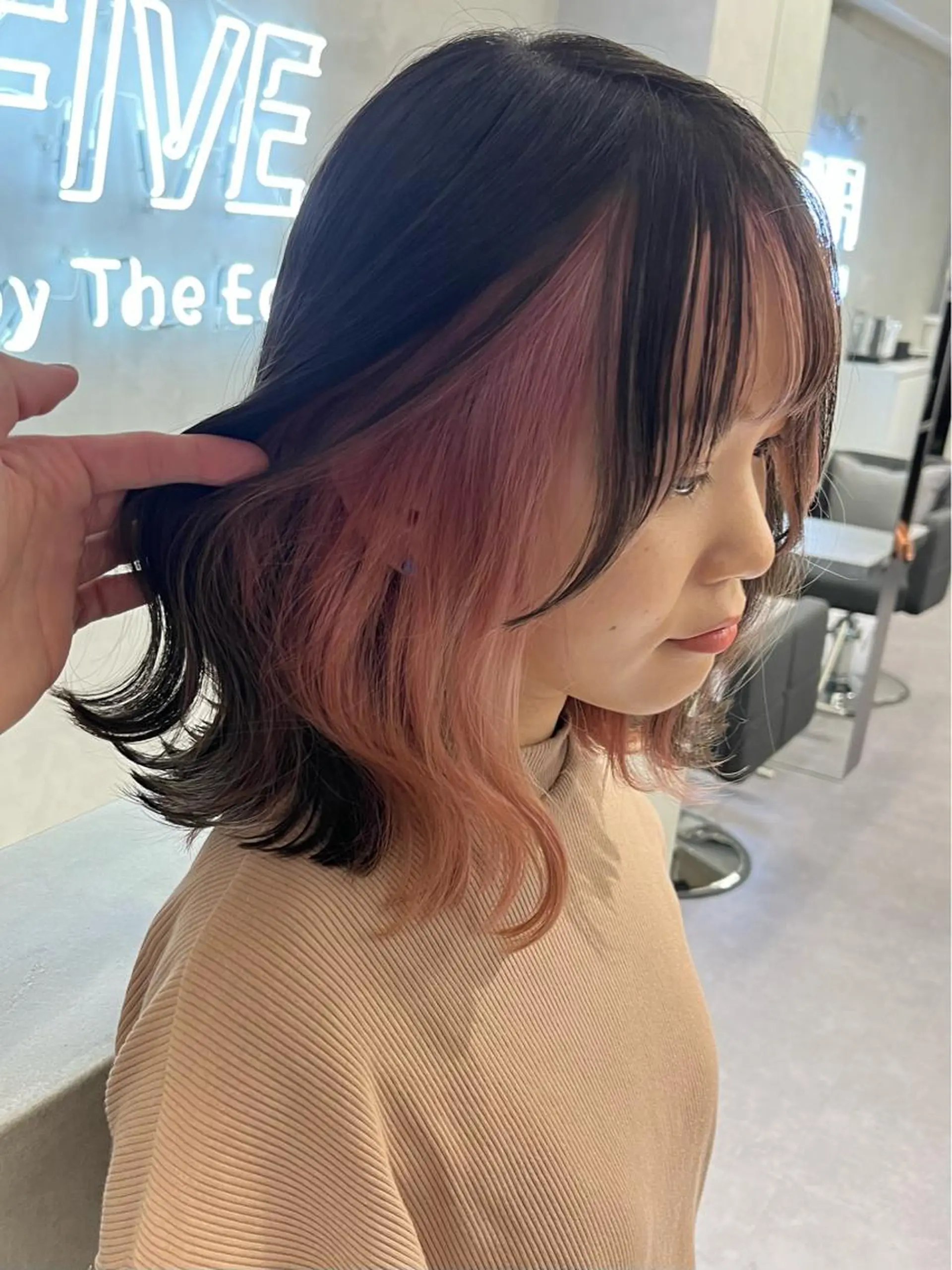 カラー インナーカラー ピンクカラー 小林 拓真のヘアスタイル