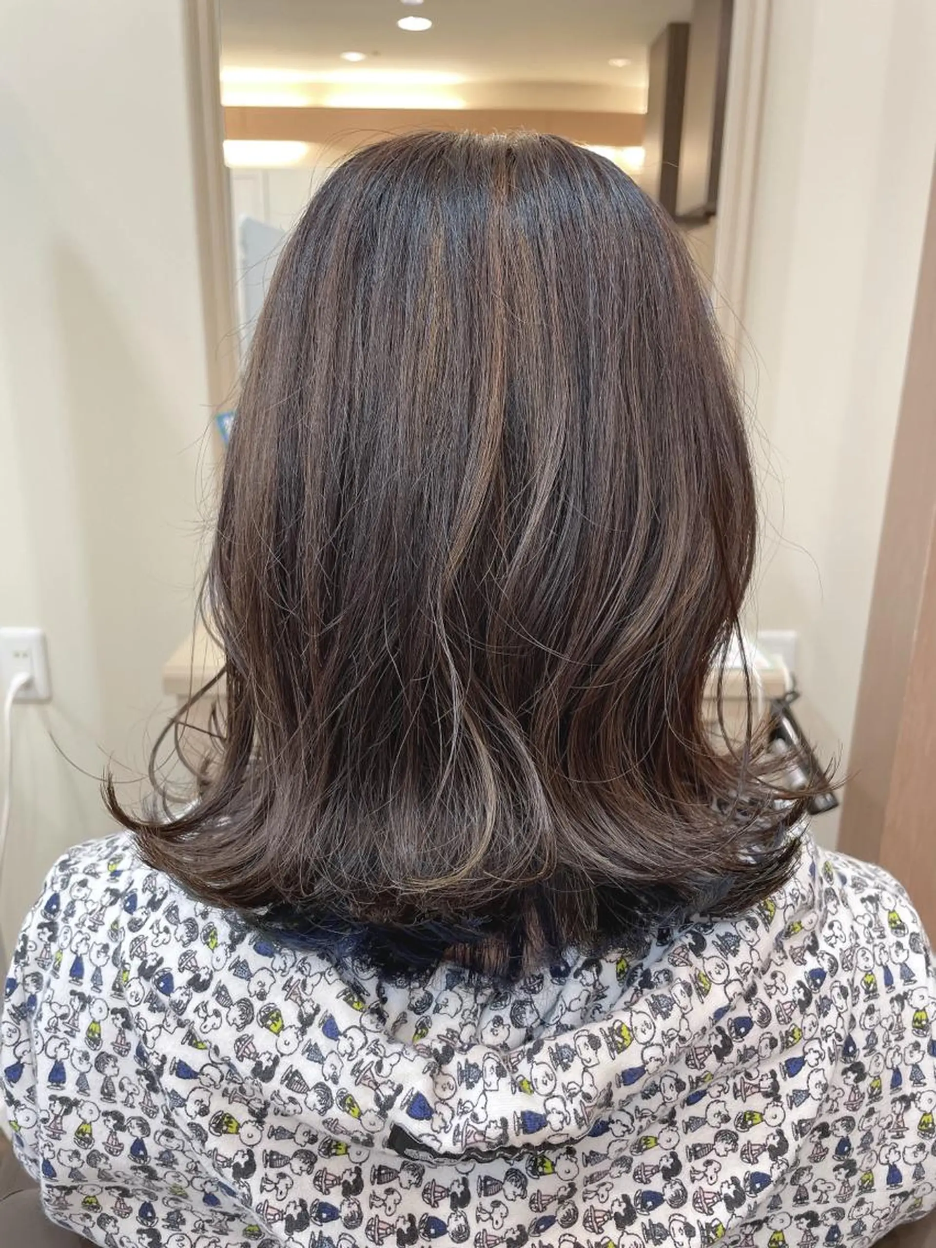 ミディアム カラー ブルーカラー ハイライトカラー インナーカラー ハイライト カット ヘアカラー 尚平 髪質改善 大人のデザインカラーのその他イメージ