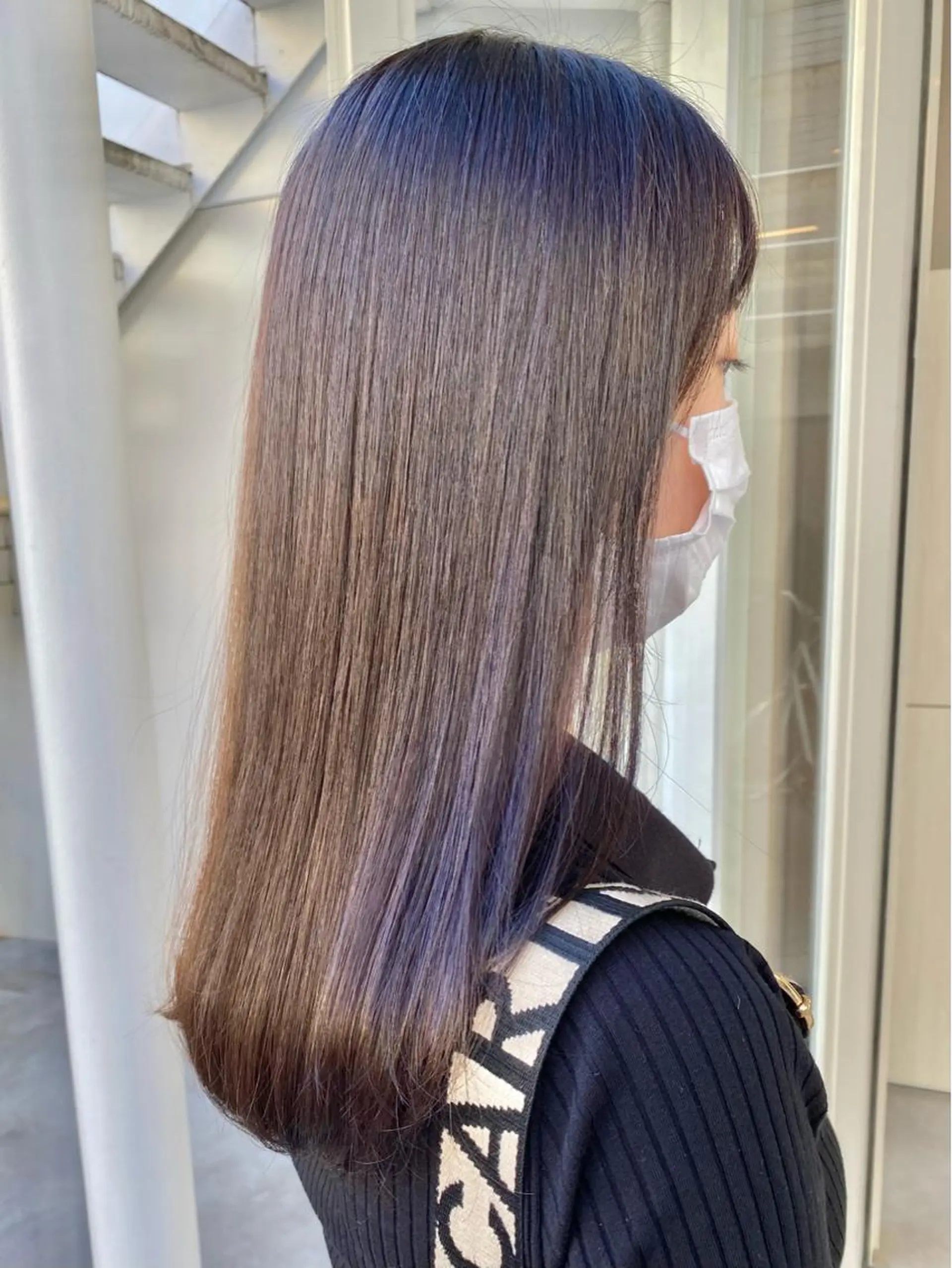 セミロング カラー ベージュカラー ブリーチ イヤリングカラー インナーカラー パープルカラー Masena所属・Director 🌈中川慎之介のヘアスタイル