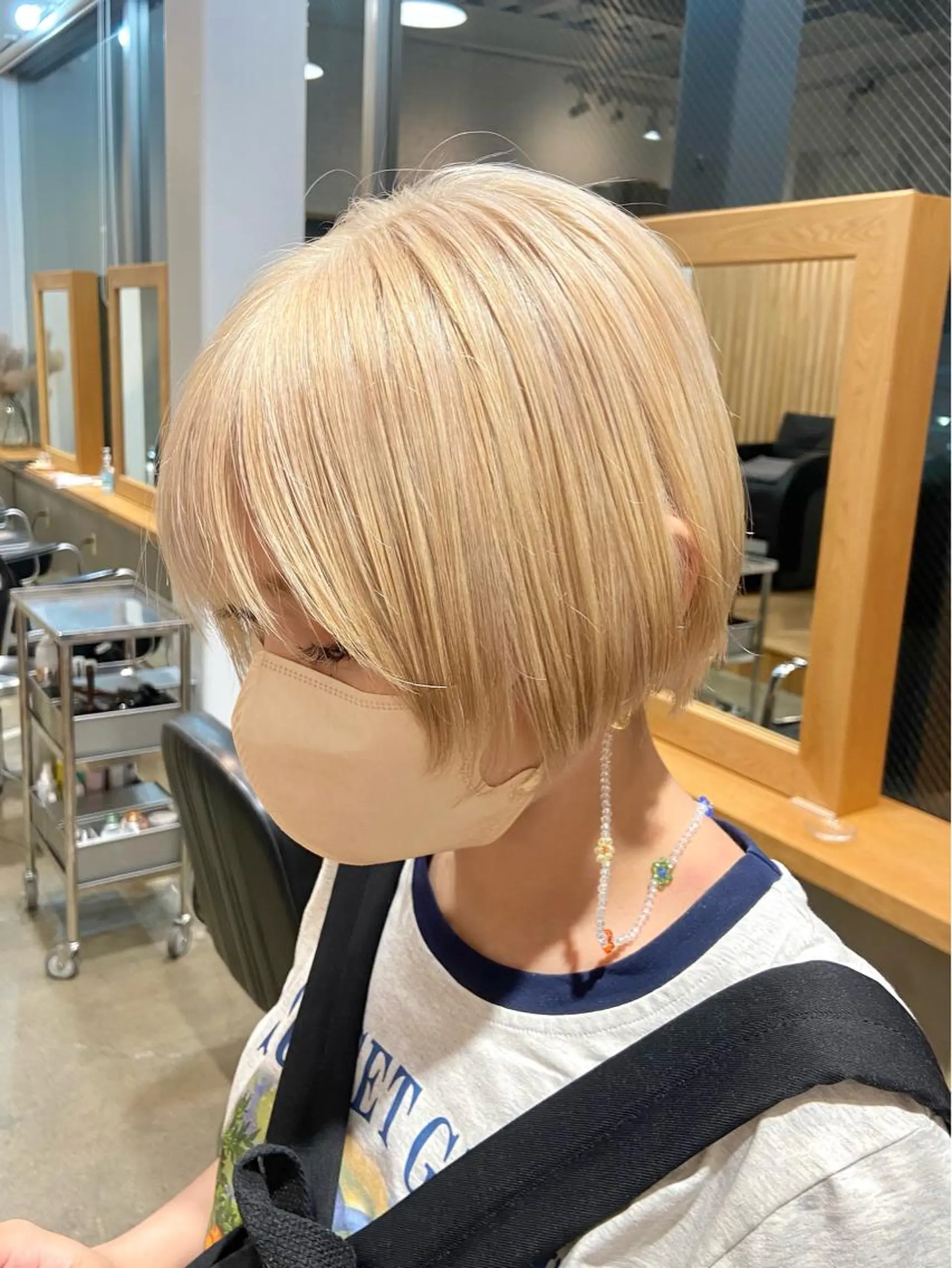 ショート カラー écouter所属・ジェンダーレスカット ハイトーン/カイセイのヘアスタイル