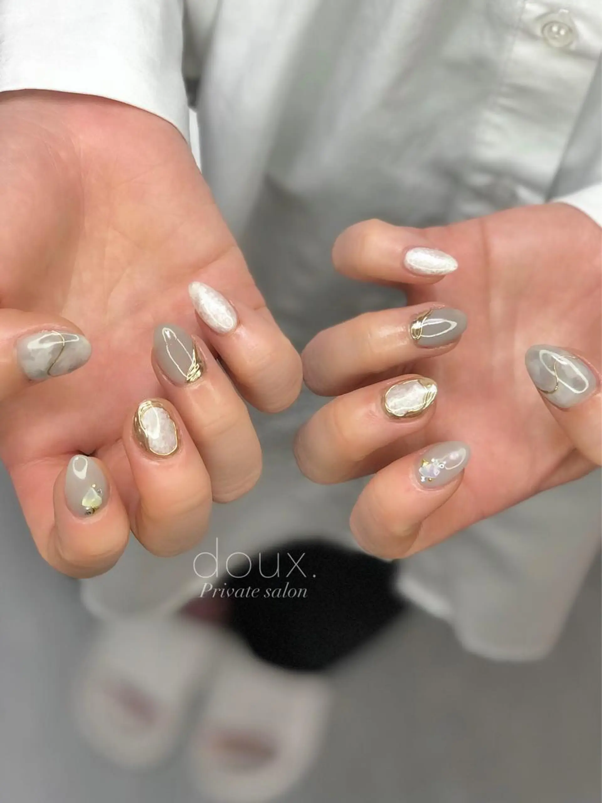 ネイル マグネットネイル ニュアンスネイル 春ネイル ハンドネイル doux. nailのネイルデザイン
