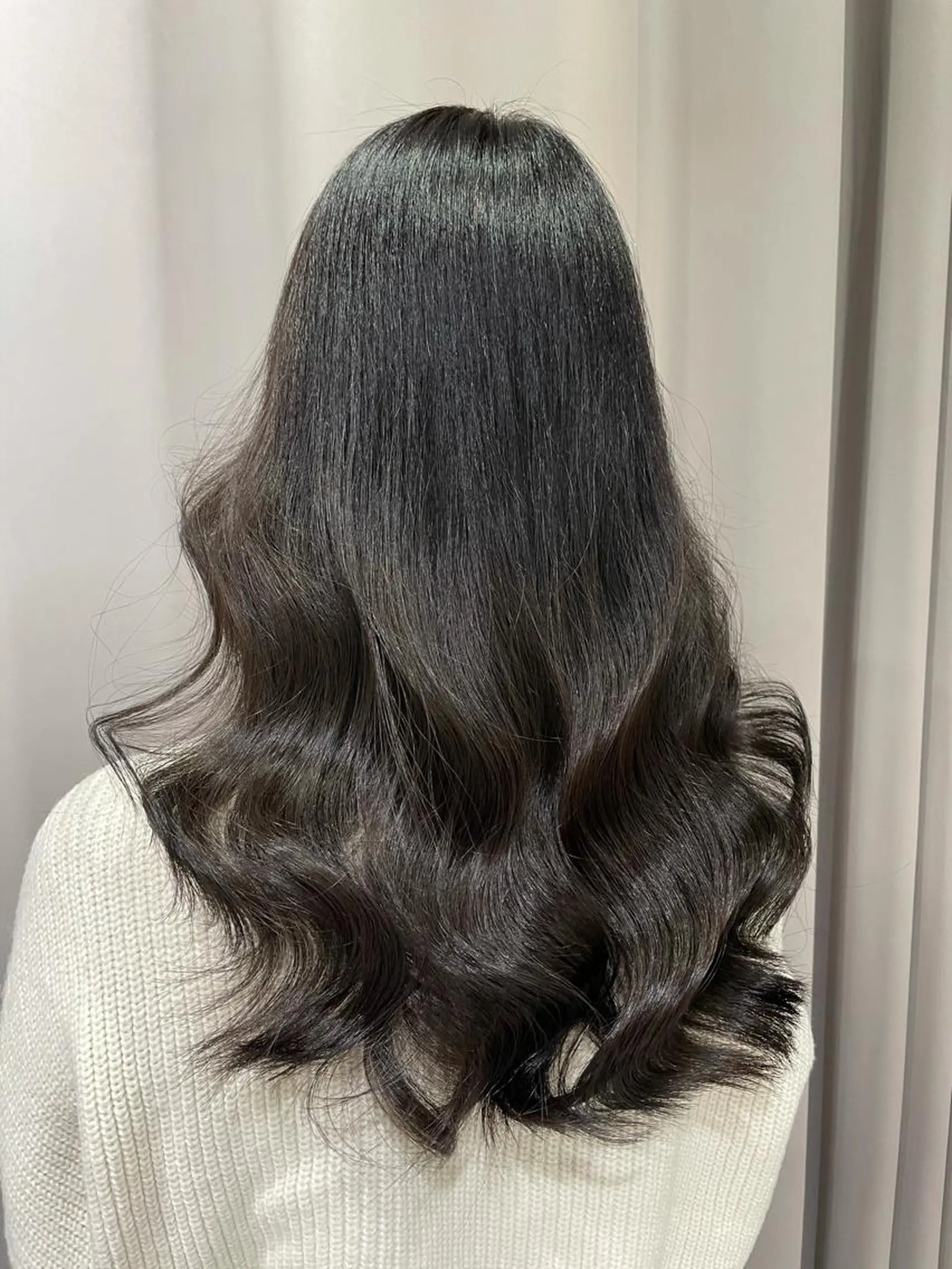 セミロング カラー 透明感カラー ヘアカラー トリートメント ヘッドスパ 🦋美髪／エクステ 🦋アベイクミのヘアスタイル