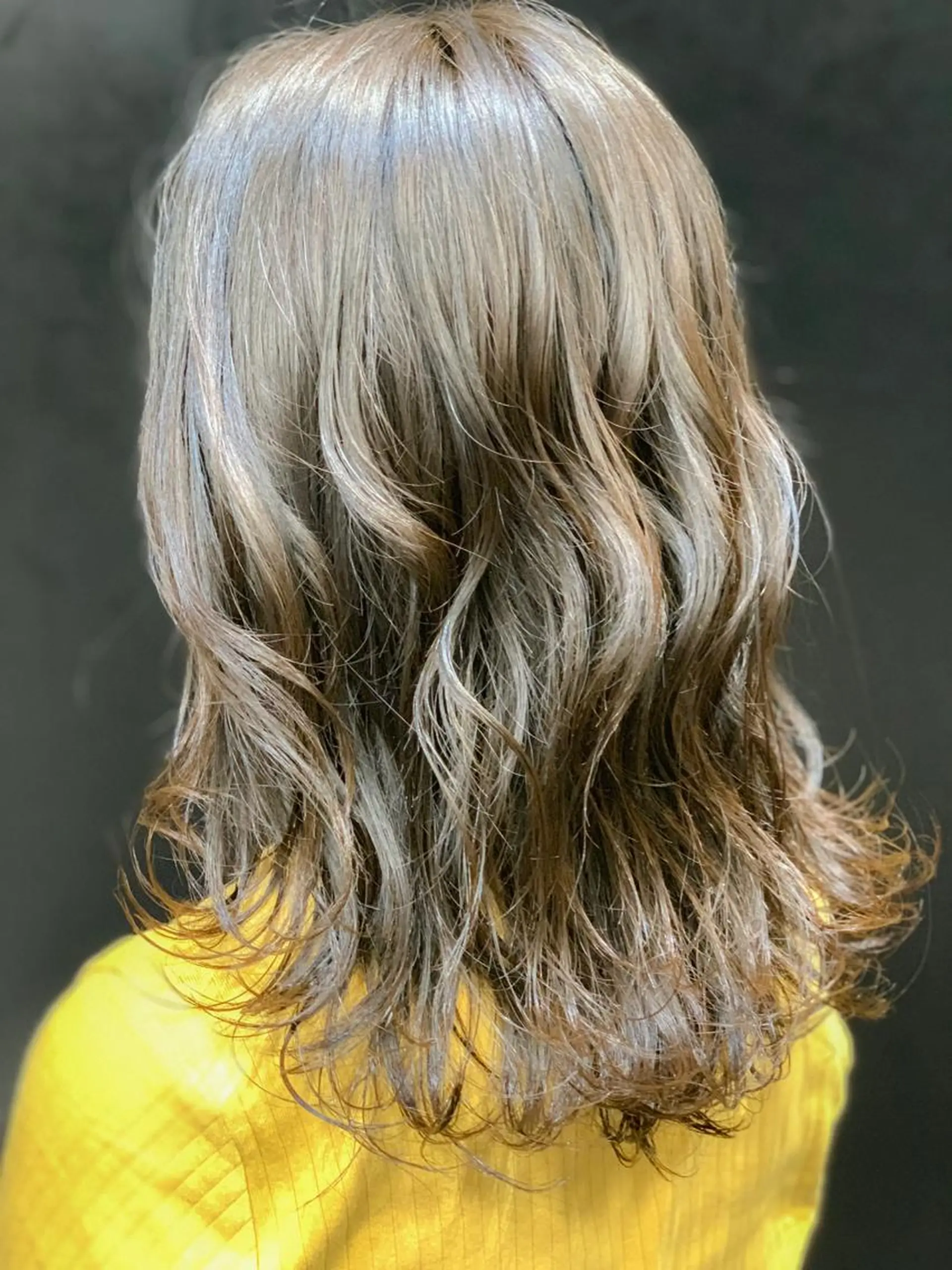 ミディアム カラー 平 ちひろのヘアスタイル