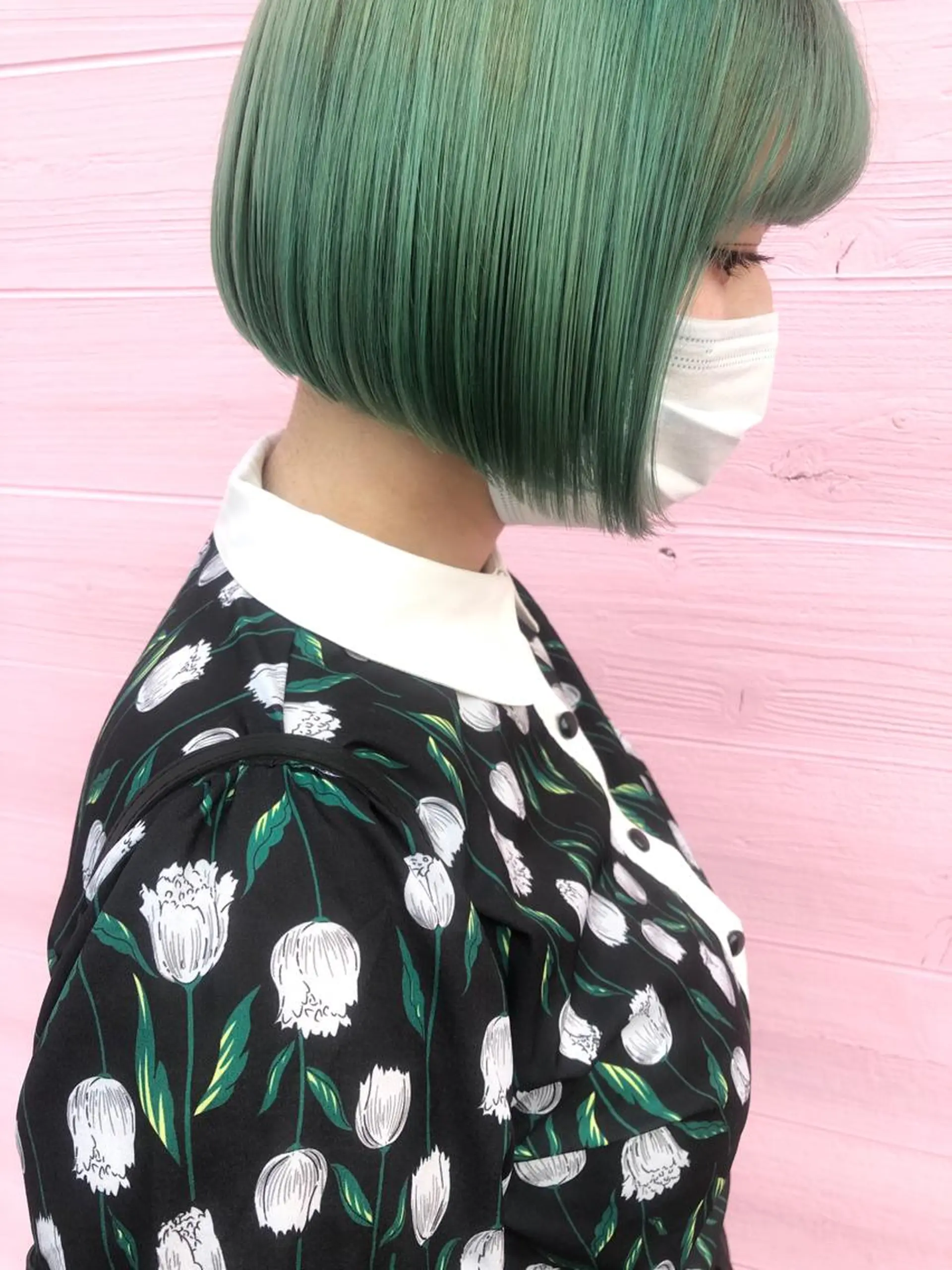 ミディアム カット 岩田 萌那のヘアスタイル