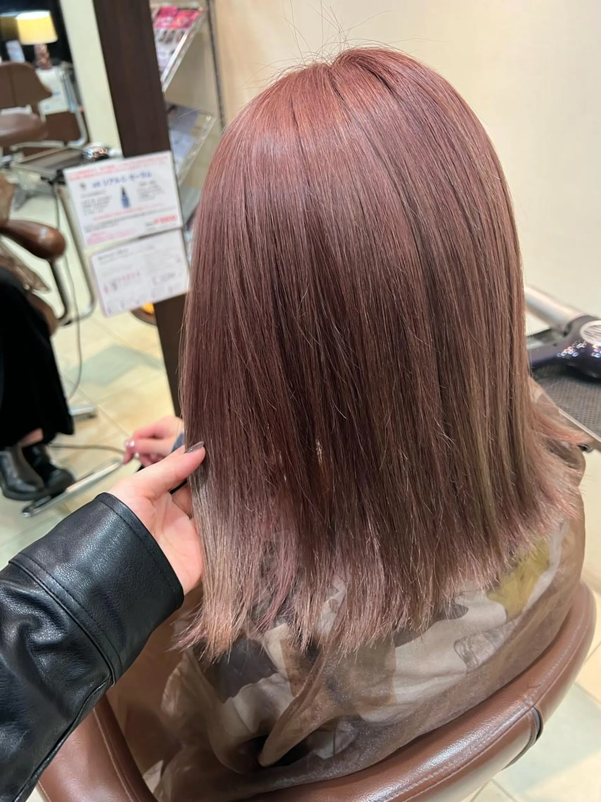ミディアム カラー 田中 月菜のヘアスタイル
