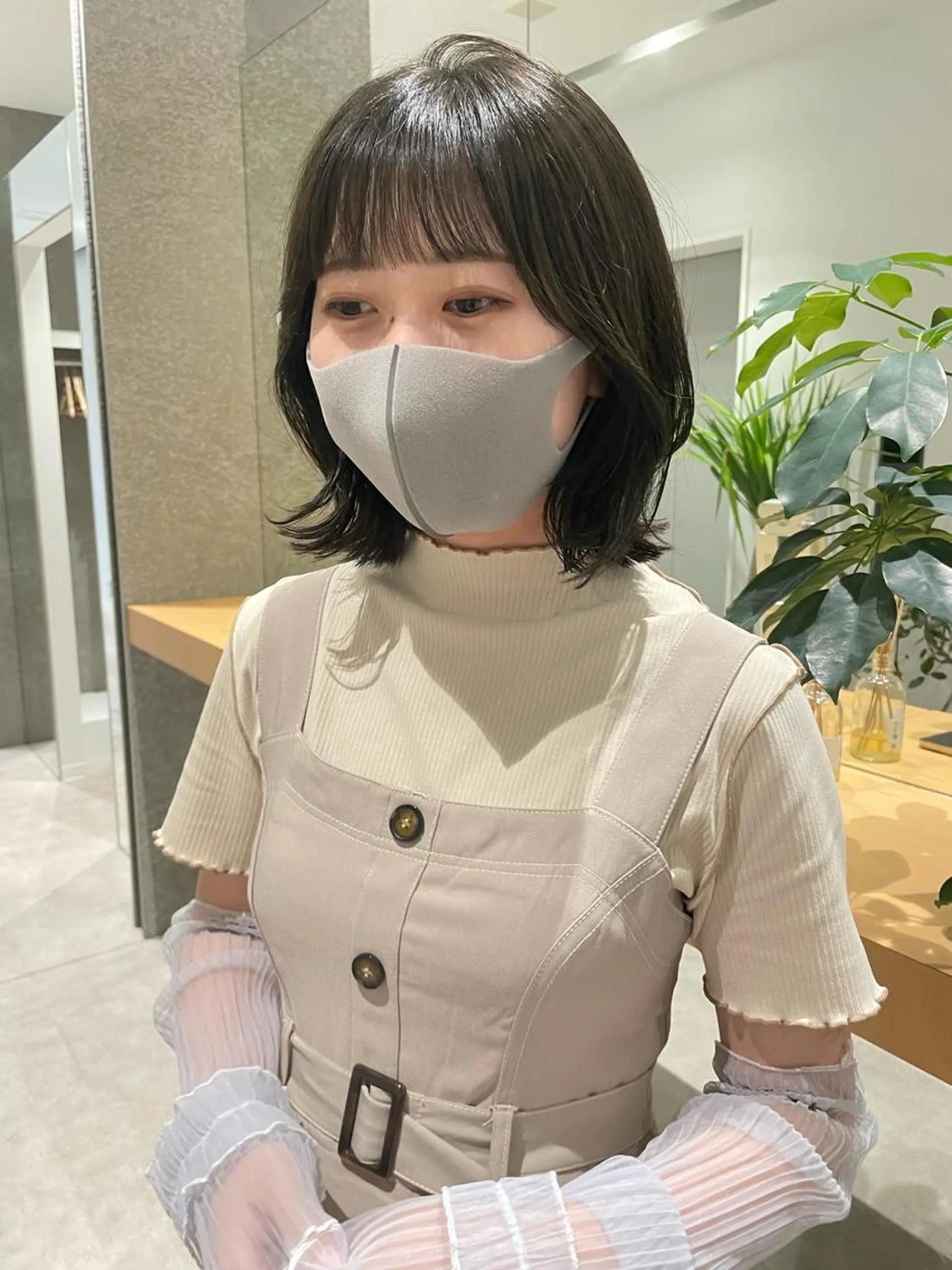 ミディアム カラー グレージュ オリーブグレージュ オリーブグレー くびれヘア GO TODAY 新宿Aura店所属・ベージュ🤎透明感 カラー🤎anriのヘアスタイル