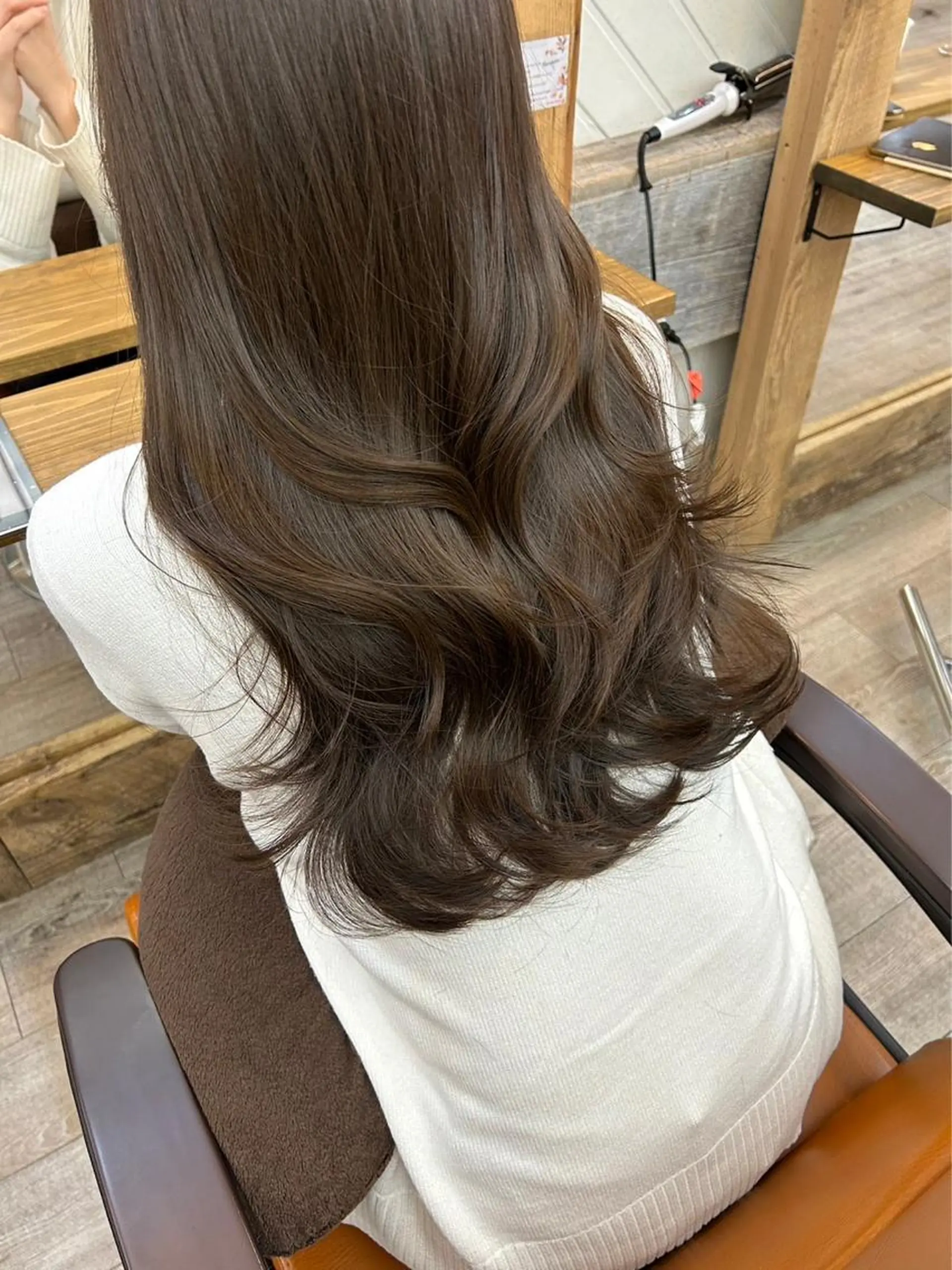 ロング カラー パーマ アディクシーカラー アッシュ バレイヤージュ ベージュカラー ブリーチ N° +aero 横浜のヘアスタイル