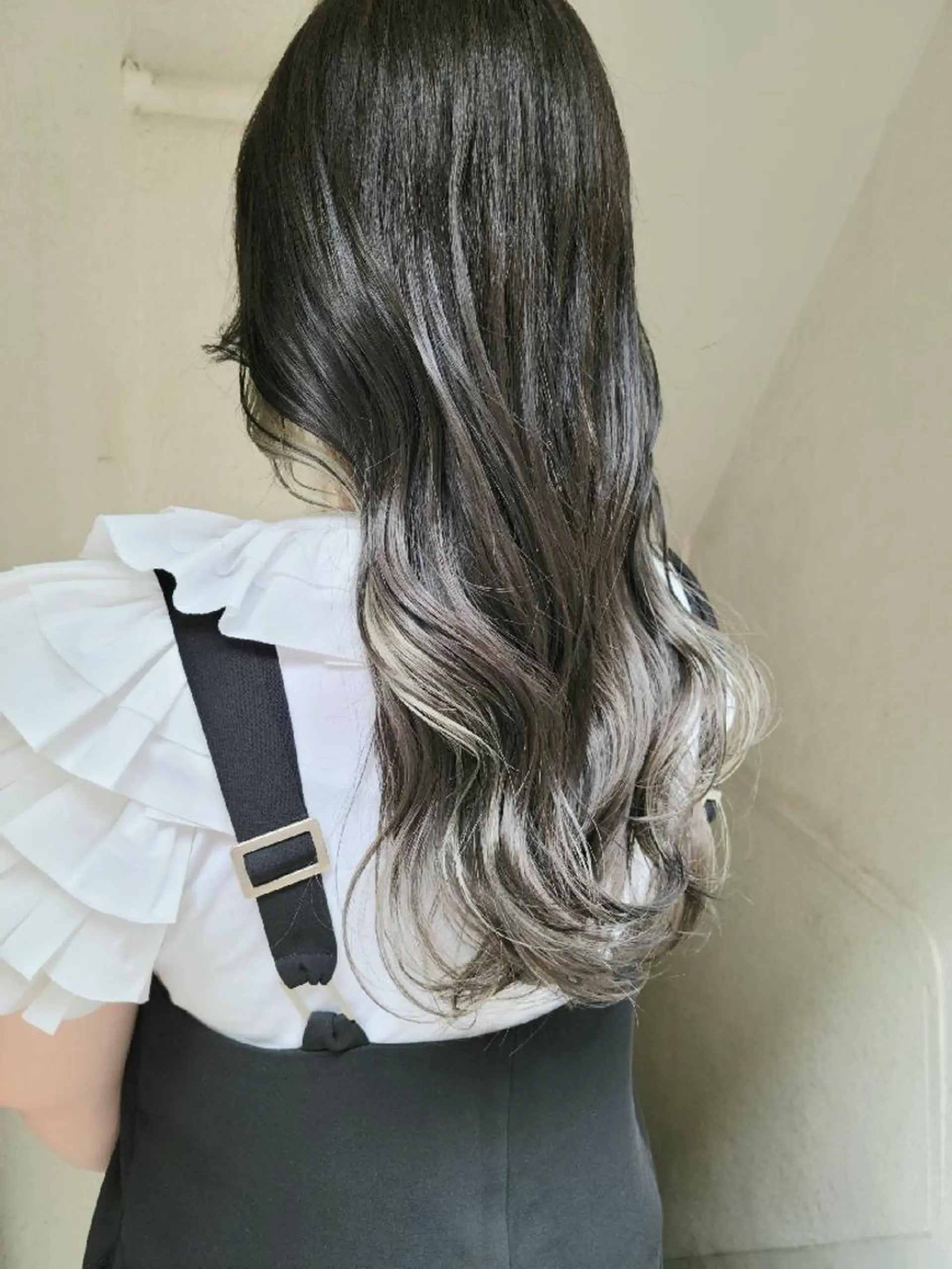 ロング ヘアカラー トリートメント 🇰🇷透明感×ハイ トーン🌟tomoのヘアスタイル