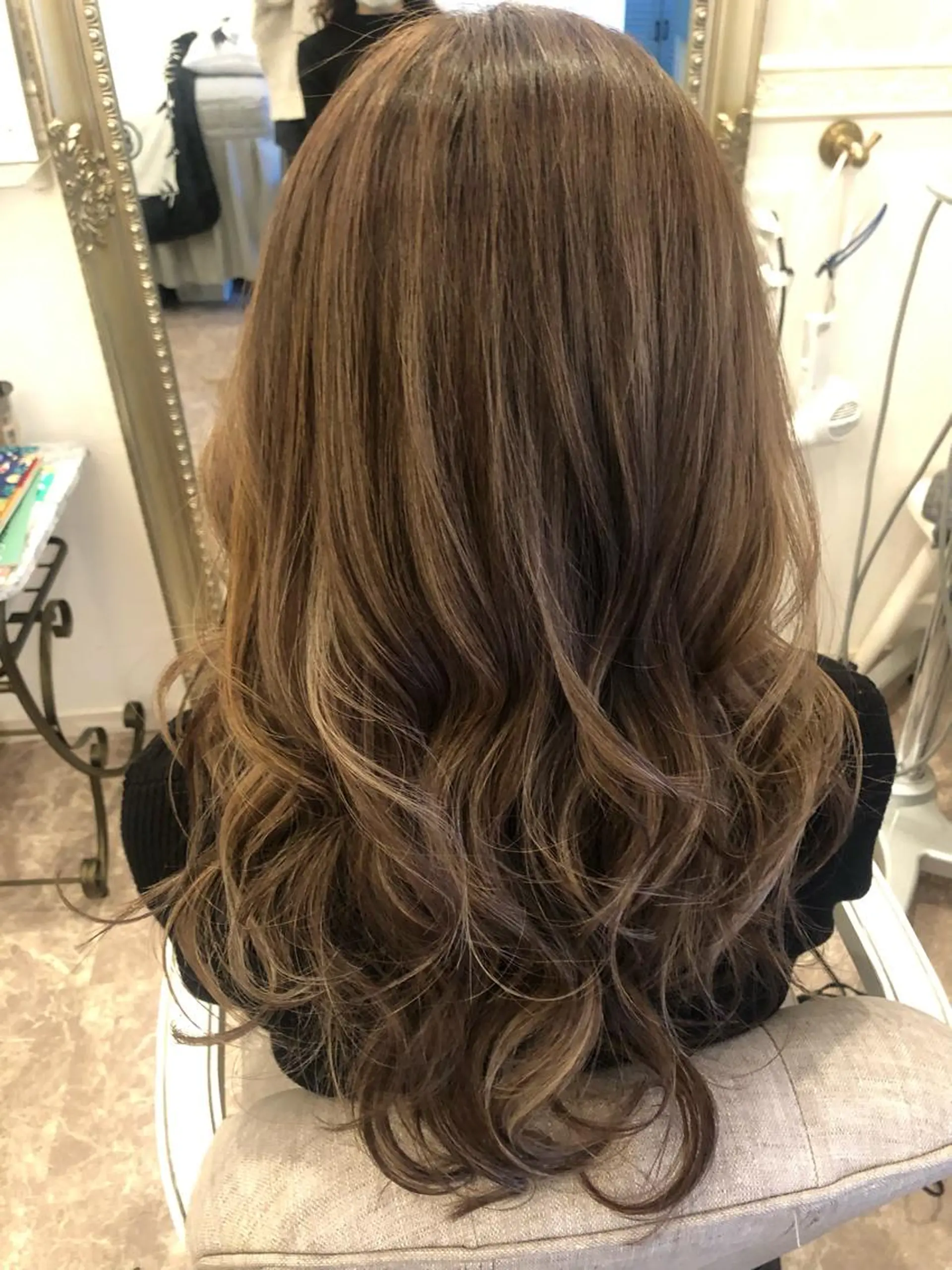 ロング カラー ハイライトカラー ハイライト ロング カット ヘアカラー La.fleur ラ.フルールのヘアスタイル