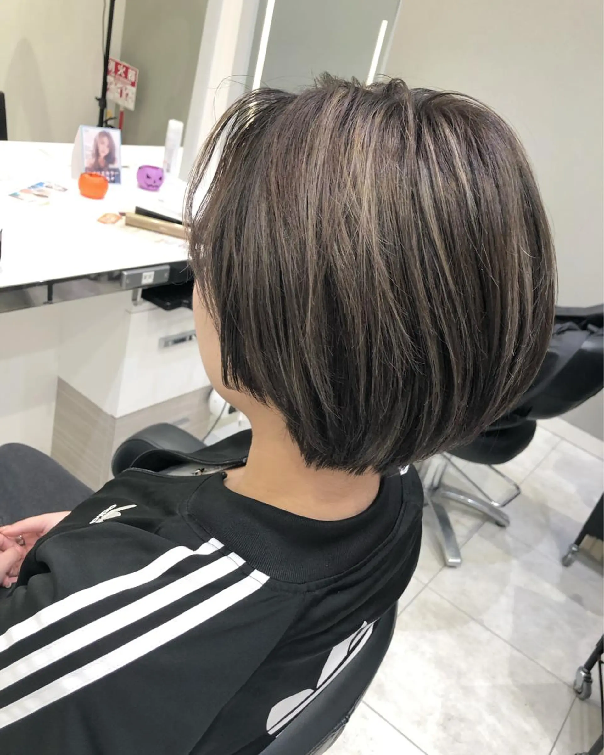 ショート ハイライト ヘアカラー トリートメント 岸 保奈美のヘアスタイル