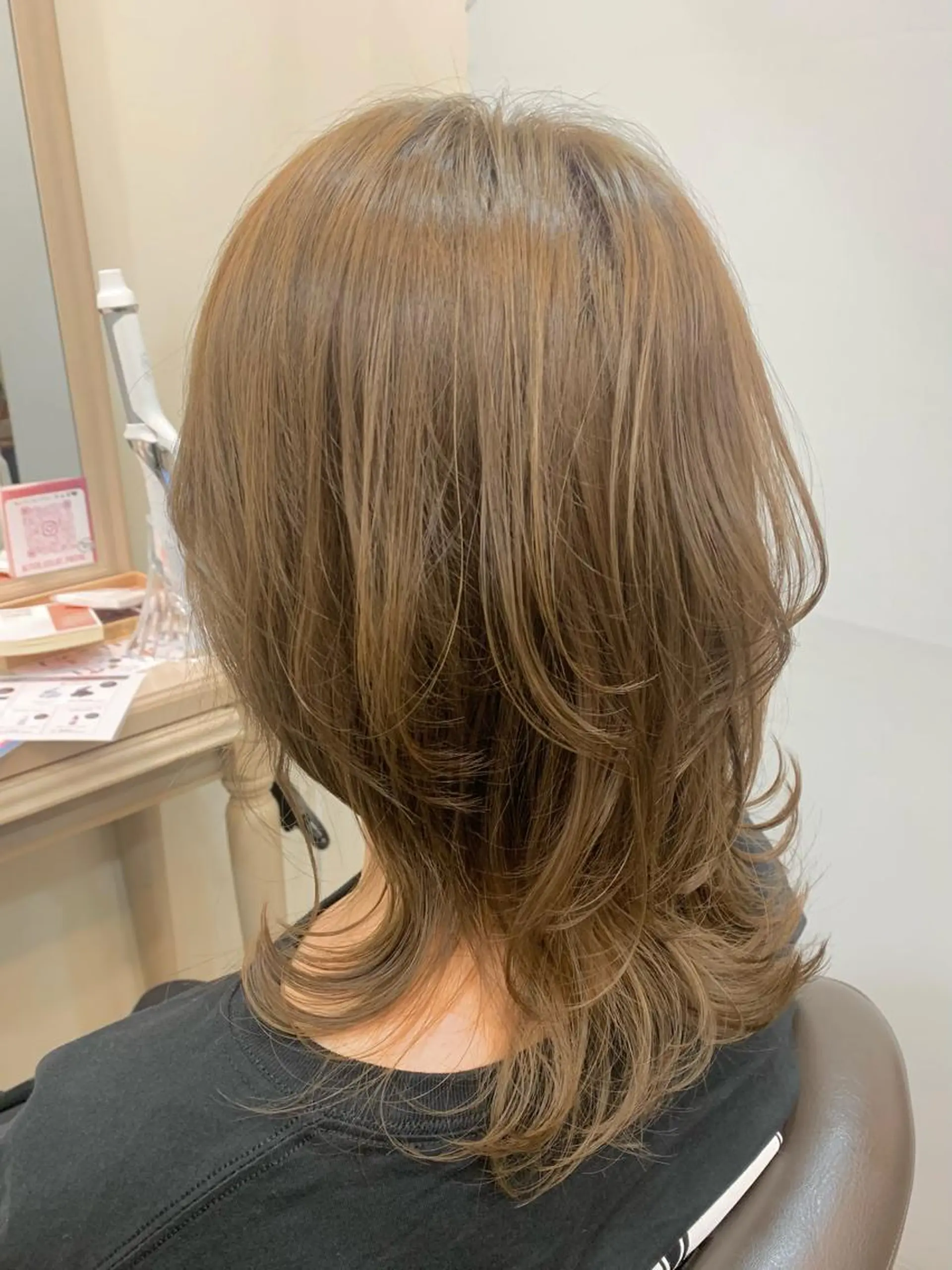 ミディアム レイヤーカット ウルフカット ウルフレイヤー 福原遼華/小顔ショー ト/髪質改善のヘアスタイル