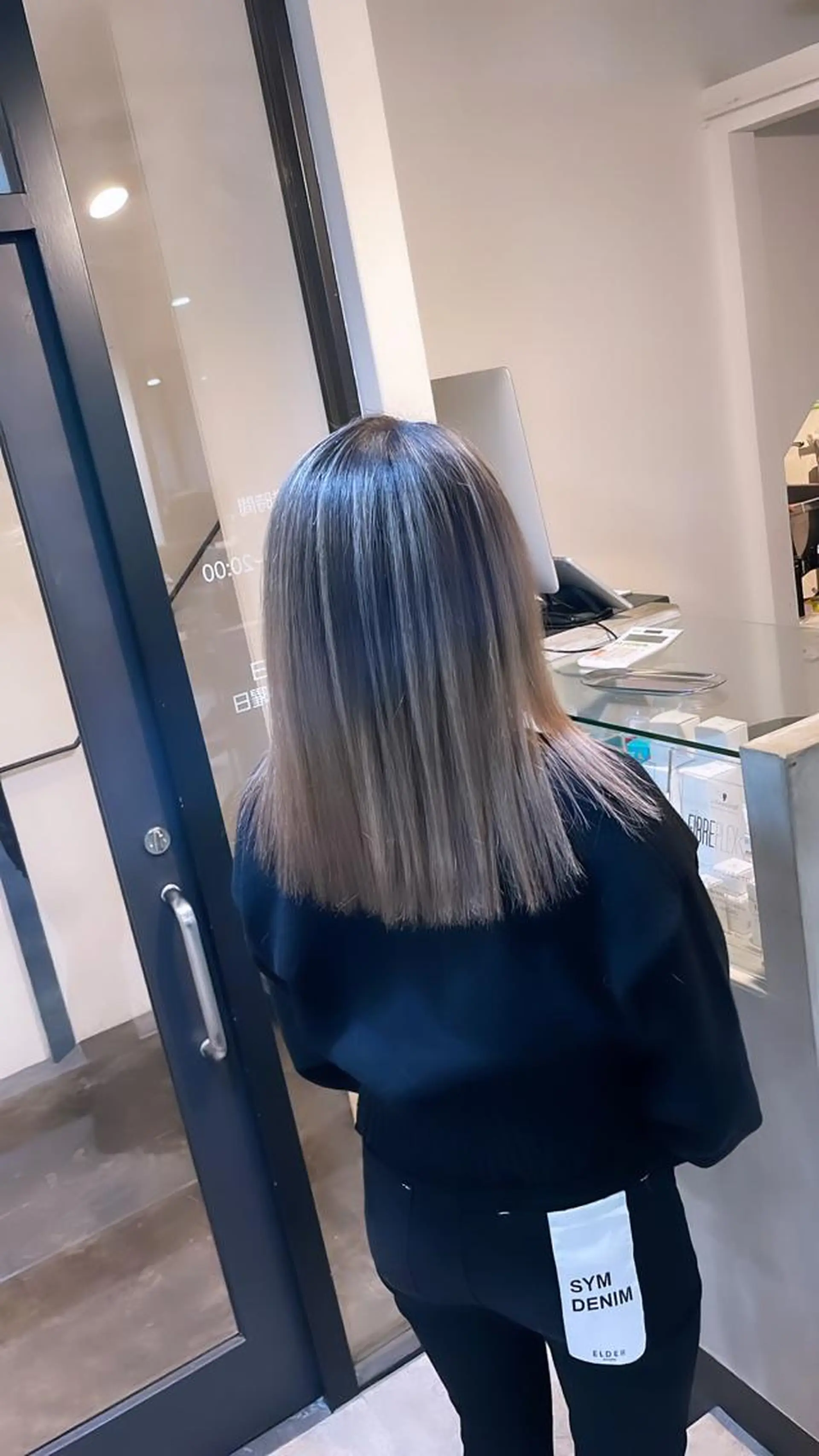 ミディアム カラー ヘアカラー トリートメント ヘアセット 難波ブリーチカラー 伊藤洋輝のヘアスタイル