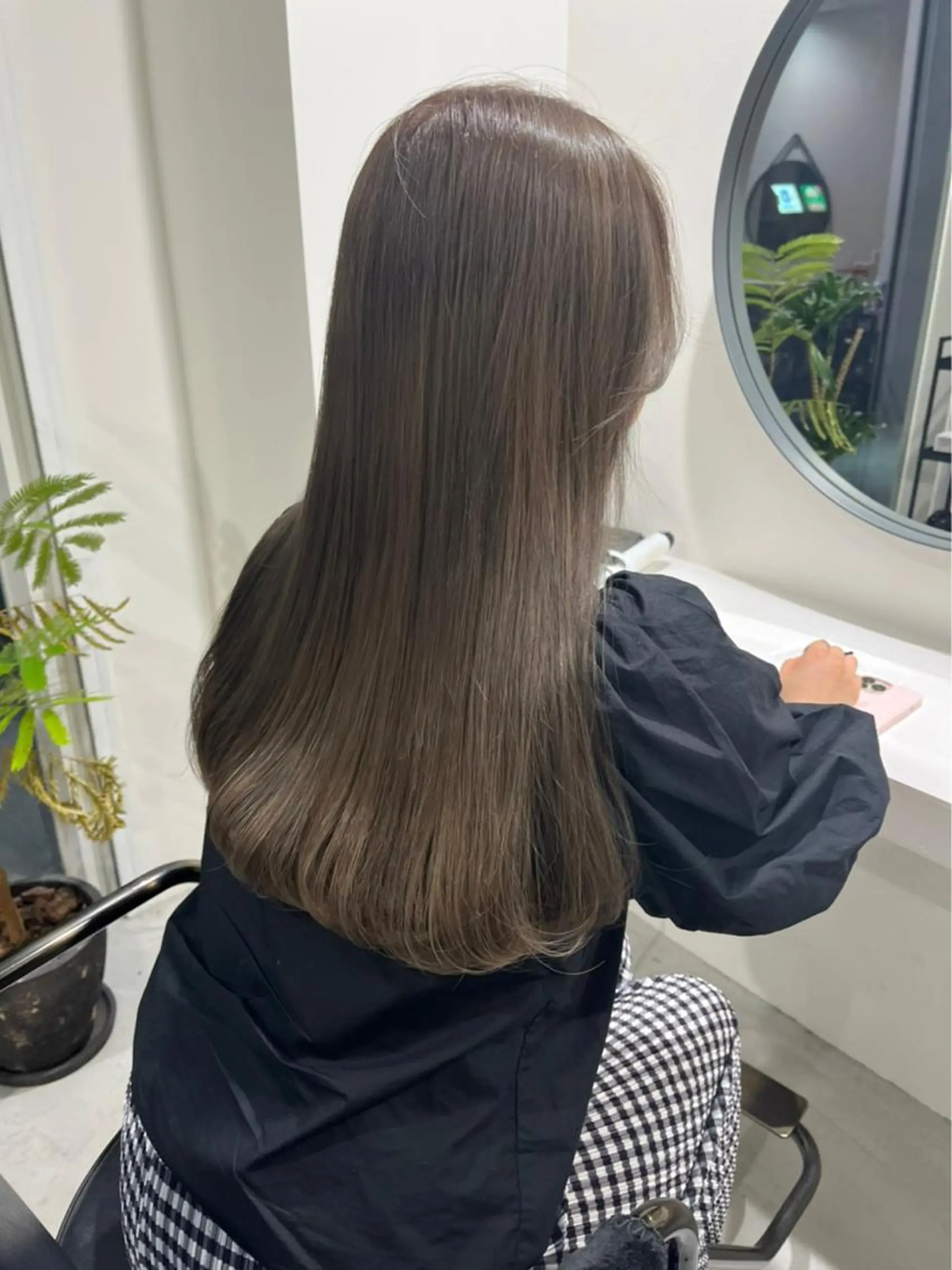 セミロング カラー ヘアカラー トリートメント toko / ブリーチなしカラーのヘアスタイル