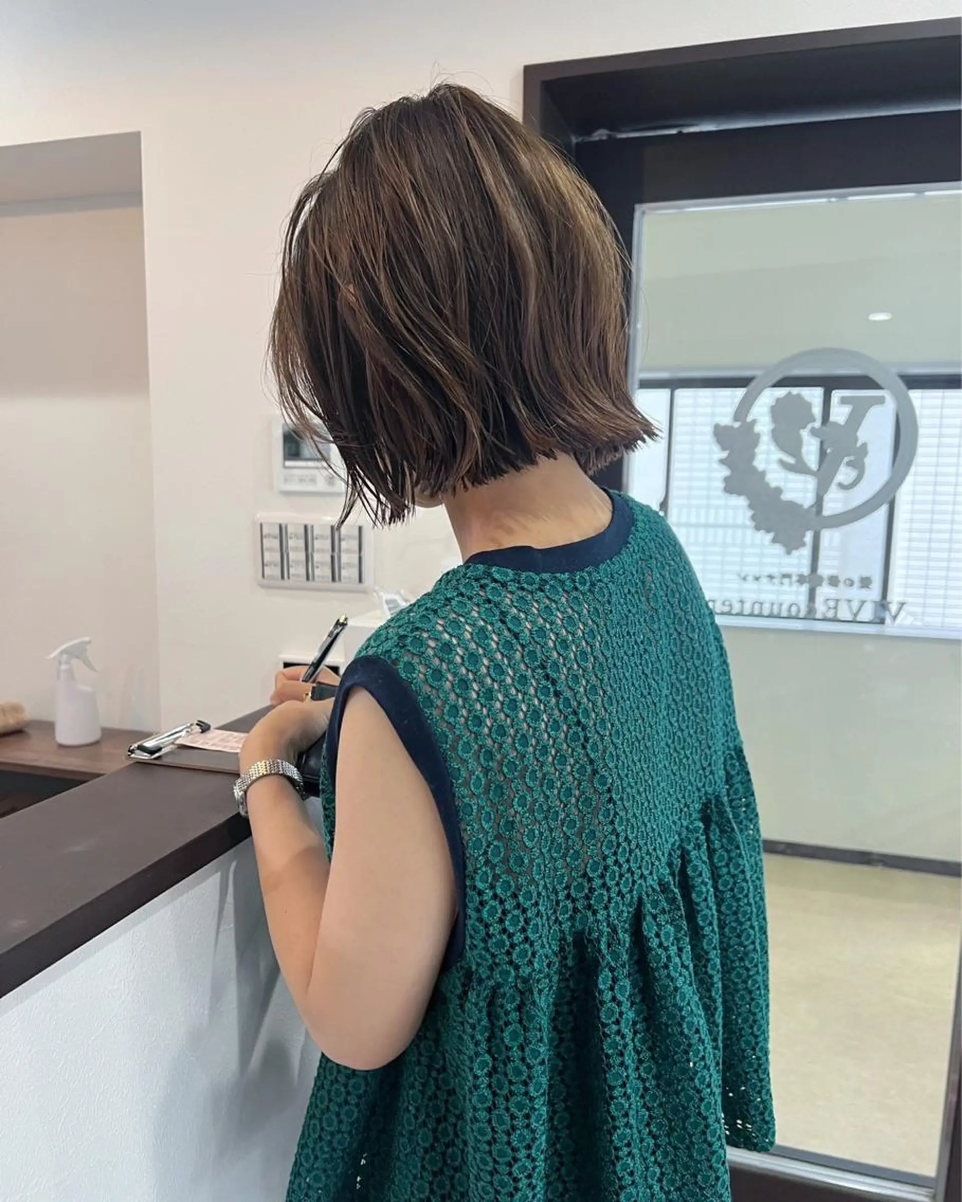 ミディアム タナカ レイヤのヘアスタイル