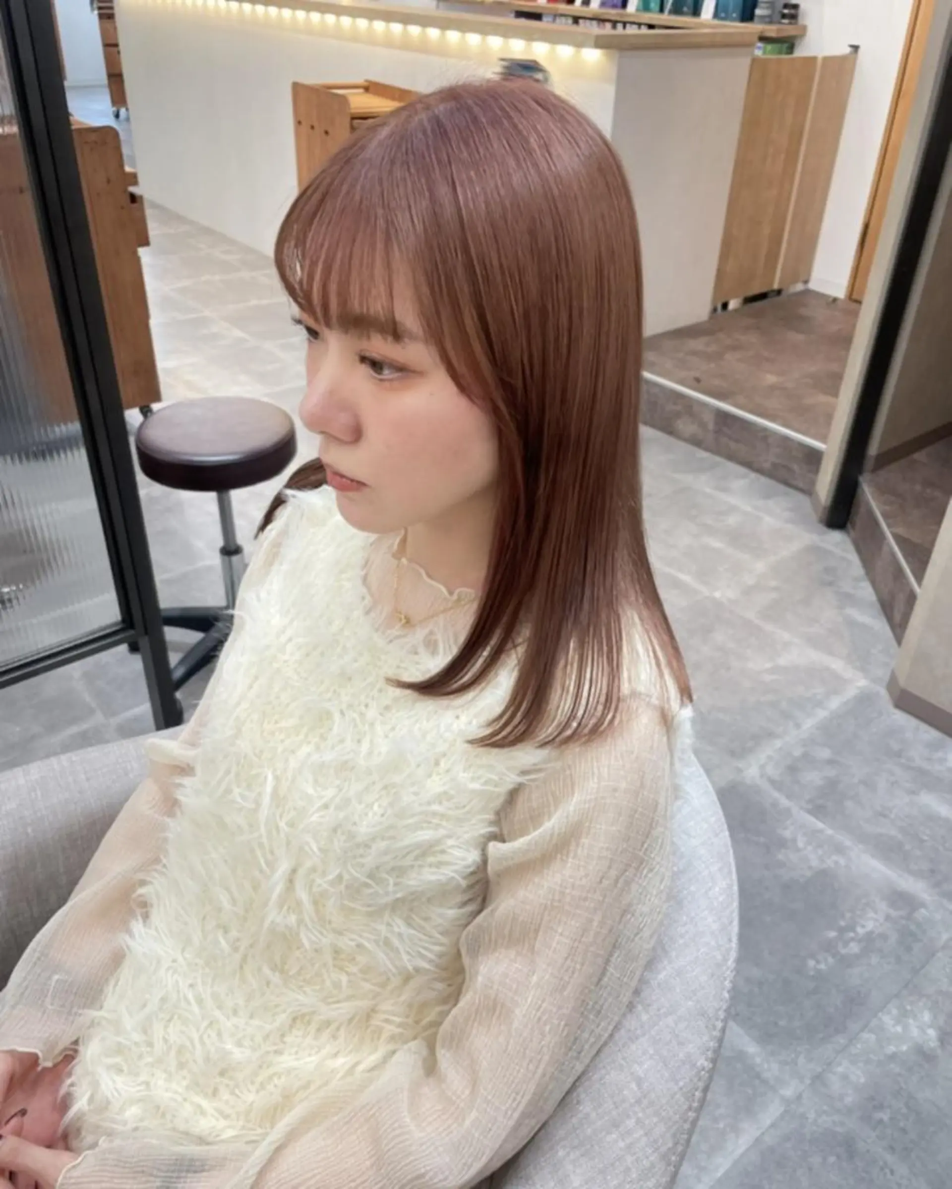 セミロング カラー ベージュカラー ブリーチ ピンクカラー ピンクベージュ Saki サキのヘアスタイル