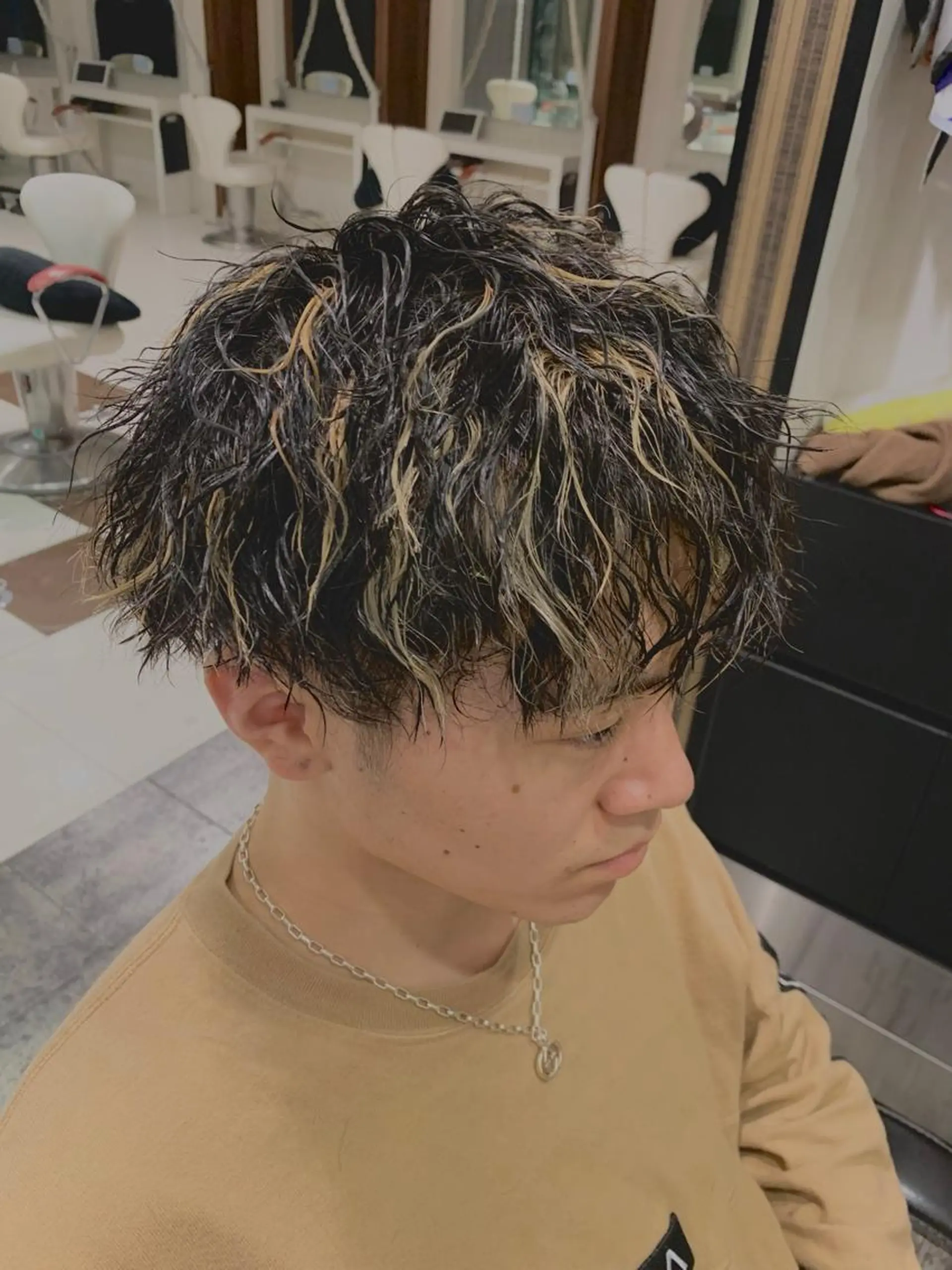ショート メンズ メンズブリーチ フェードカット メンズパーマ 学生（メンズ向け） スキンフェード ヘアカラー パーマ L PLACE所属・L PLACE 丸山一希のヘアスタイル