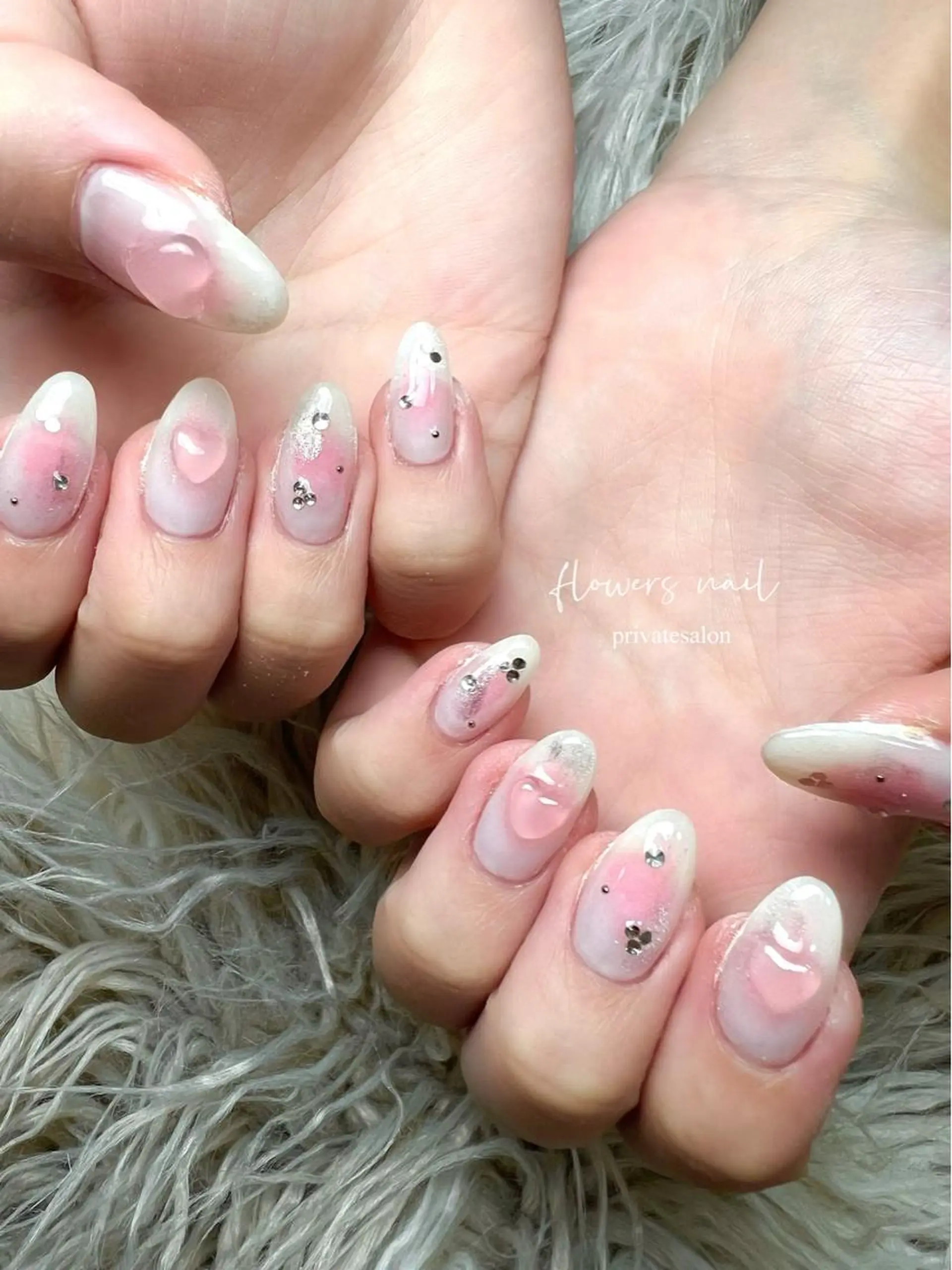 ネイル チークネイル ジェルネイル ハート 持ち込み パラジェル flowers nailのネイルデザイン