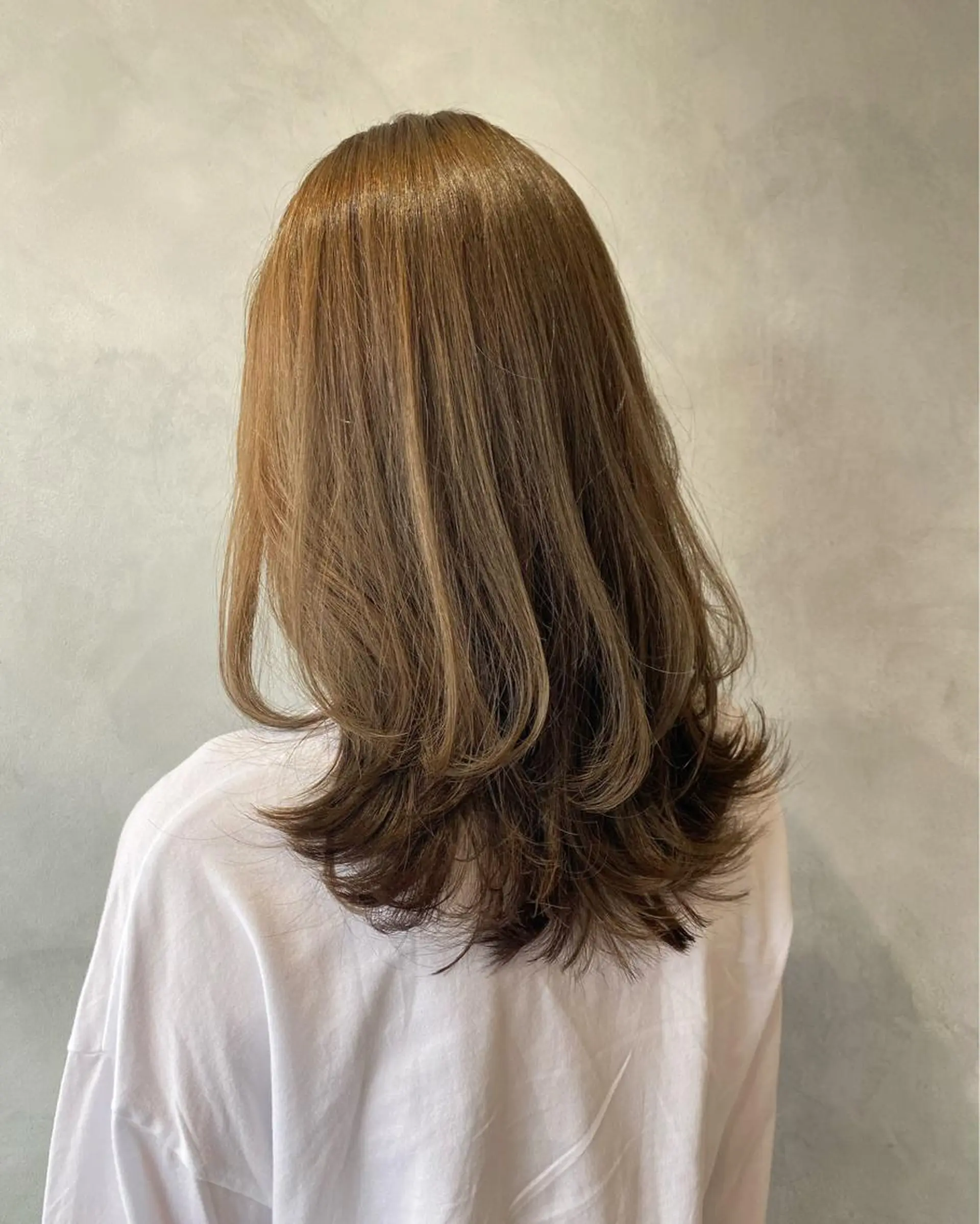 セミロング カラー ベージュカラー ハイライトカラー ハイライト 奥田 蓮のヘアスタイル