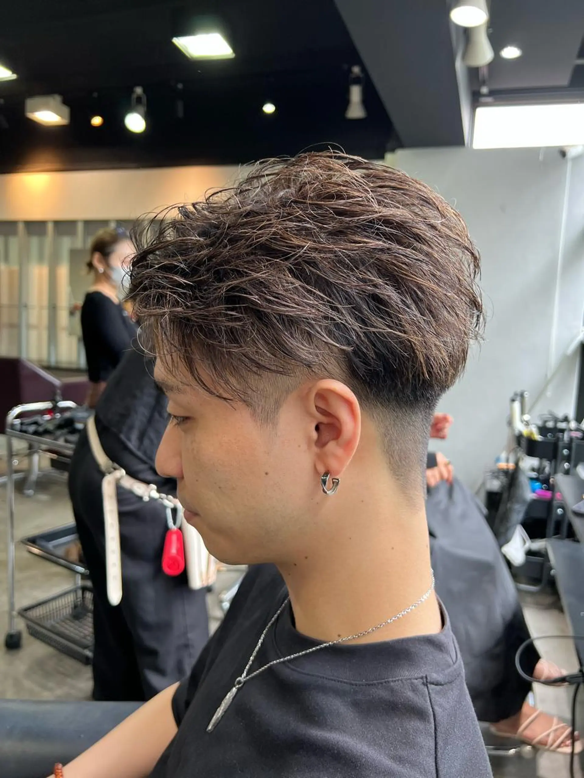 セミロング カラー メンズ メンズバレイヤージュ メンズハイライト バレイヤージュ グラデーションカラー ハイライトカラー 🩶透明感グレージュ /レイヤー🩶のヘアスタイル