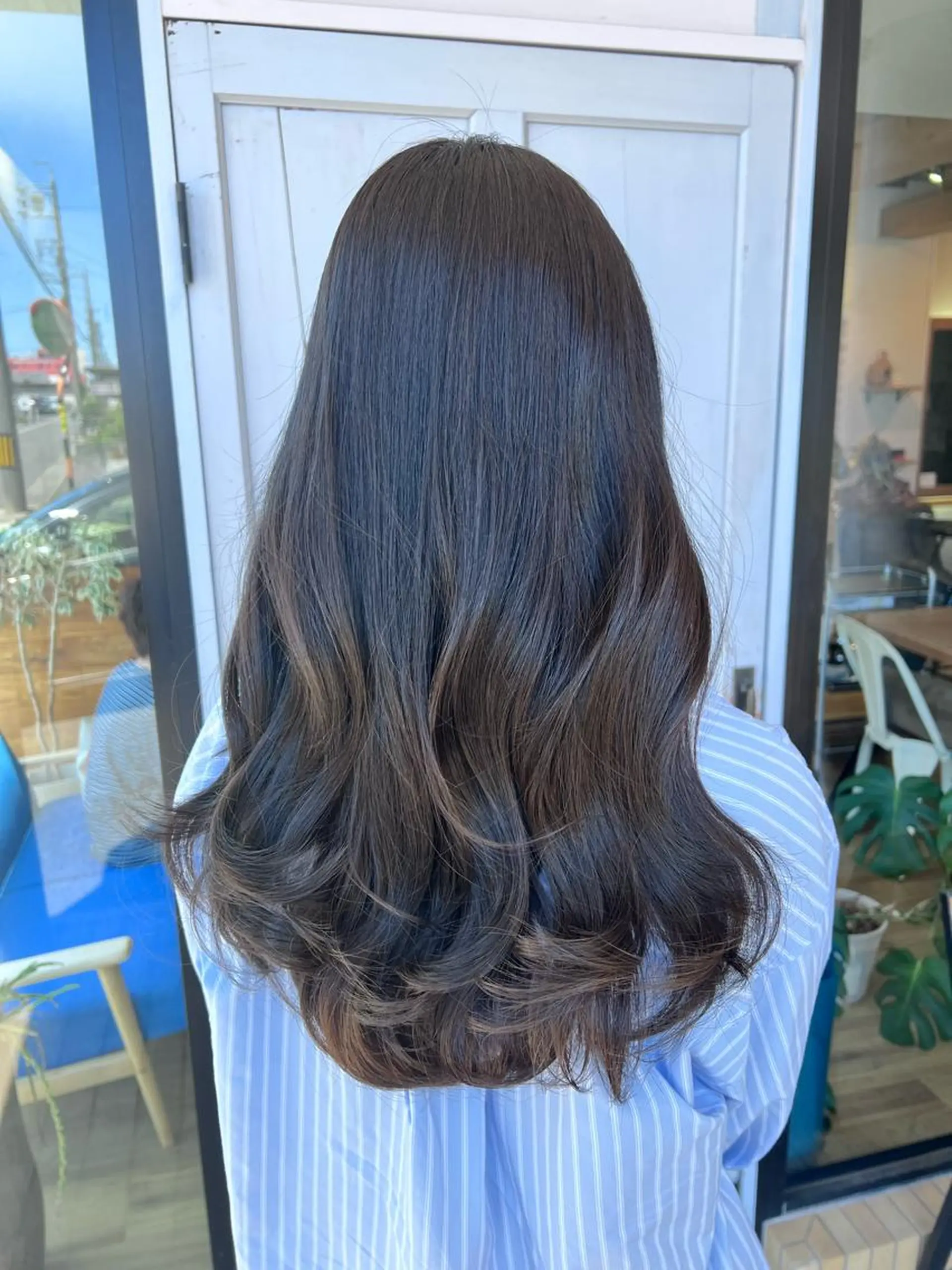 ロング カラー グレージュ ヘアカラー トリートメント ツキダテ ユイのヘアスタイル