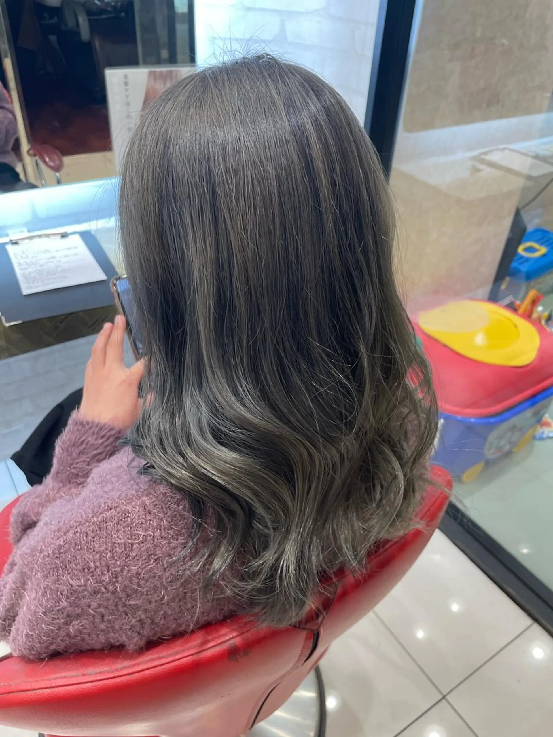 ロング カラー カット ヘアカラー トリートメント EARTH 山﨑龍馬のヘアスタイル