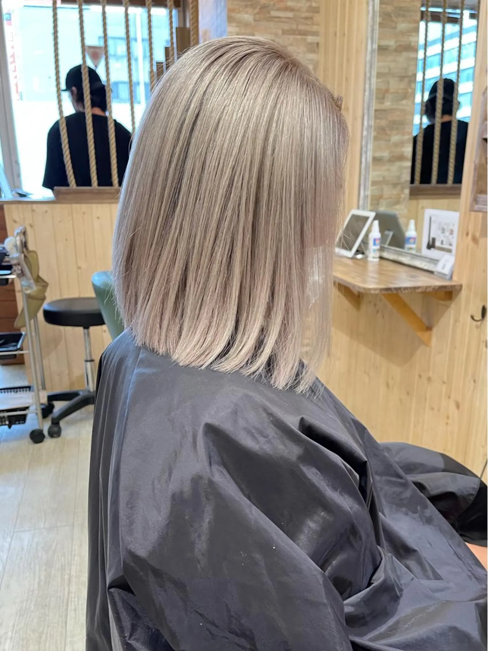 ミディアム カラー ヘアカラー トリートメント Foi by Belle都賀店（フォワ バイ ベル）所属・FoibyBelle ﾌｫﾜﾊﾞｲﾍﾞﾙのヘアスタイル
