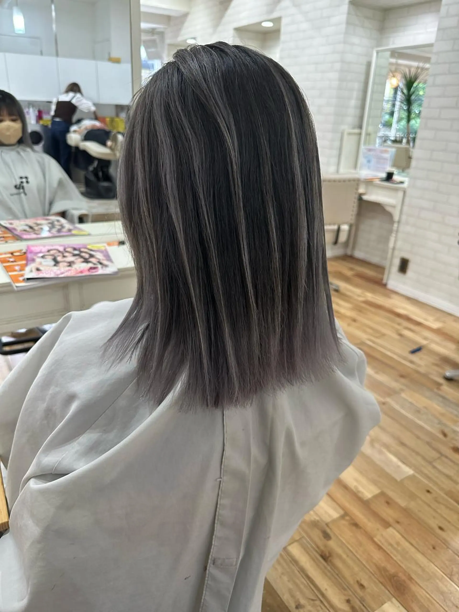 ミディアム カラー ヘアアレンジ カット ヘアカラー トリートメント 久米 治仁のヘアスタイル
