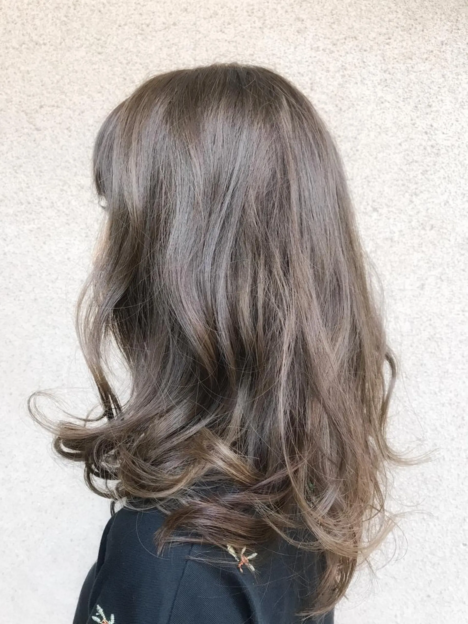 ミディアム カラー シルバー ヘアカラー トリートメント vato マンツーマンサロンのヘアスタイル