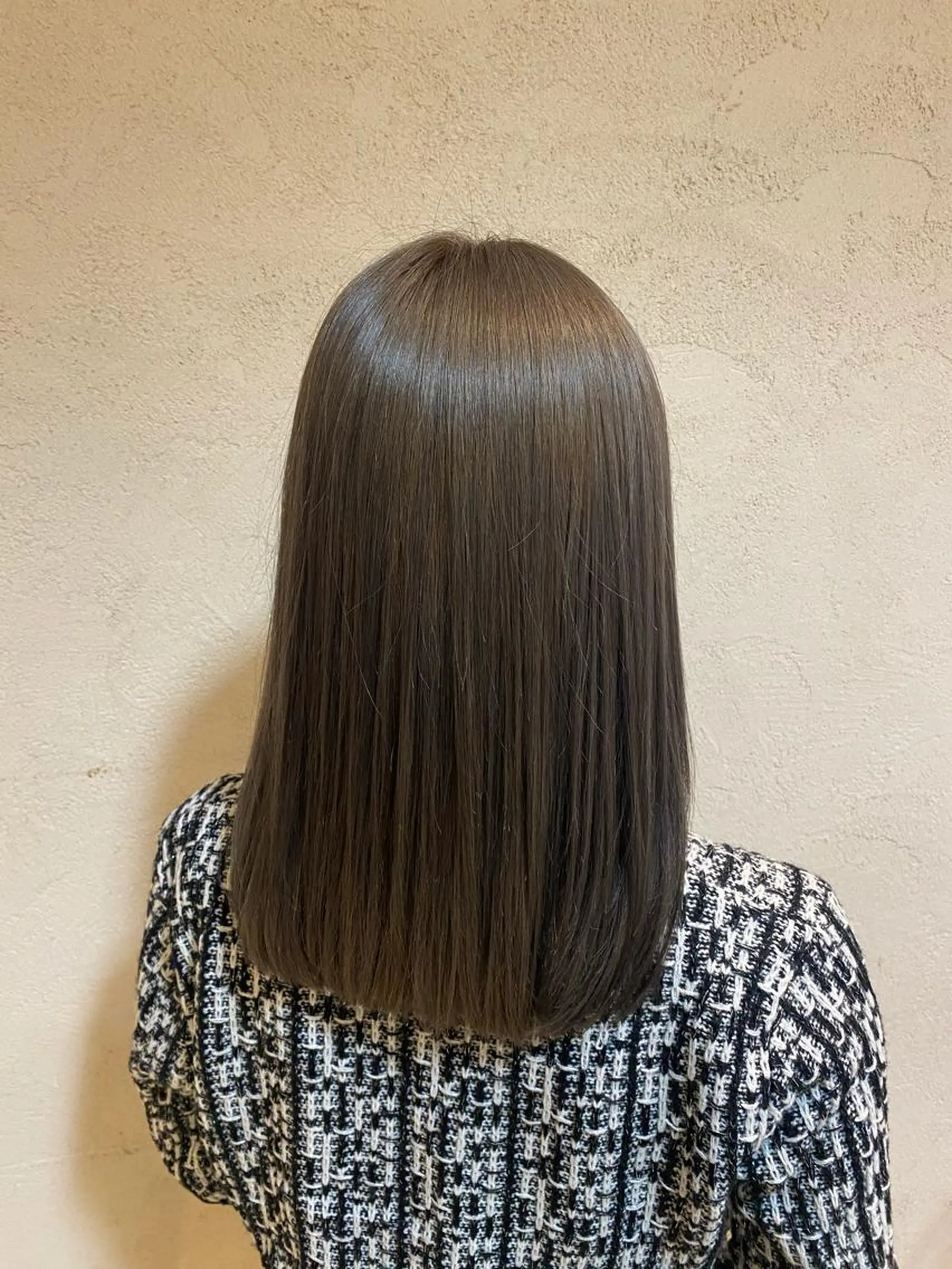 セミロング カラー 竹添 有梨沙のヘアスタイル