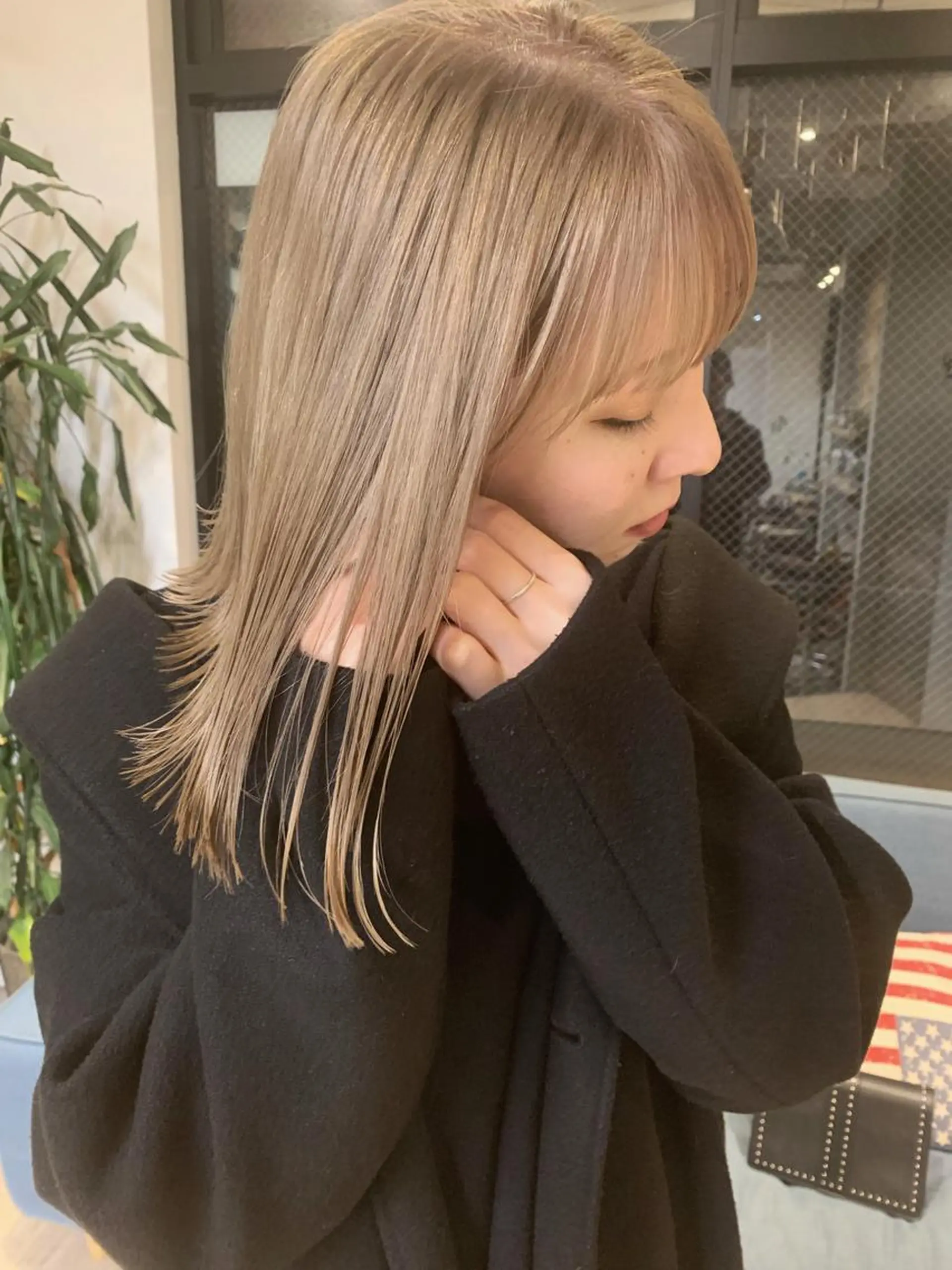 ミディアム ボブ/レイヤー/ ショートcovo代表のヘアスタイル