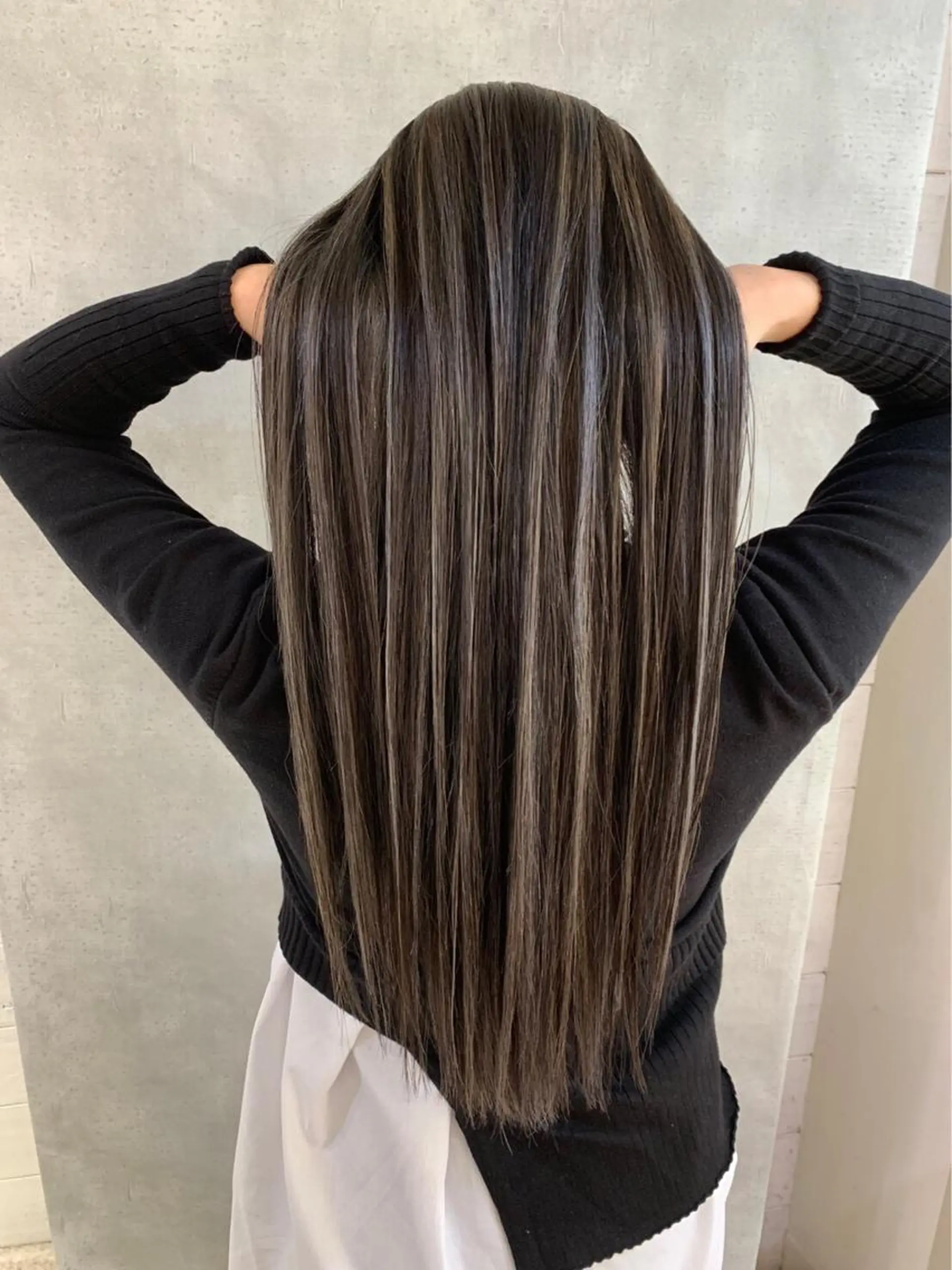 ロング カラー アディクシーカラー ハイライトカラー ハイライト トリートメント _WHITE 難波本店のヘアスタイル